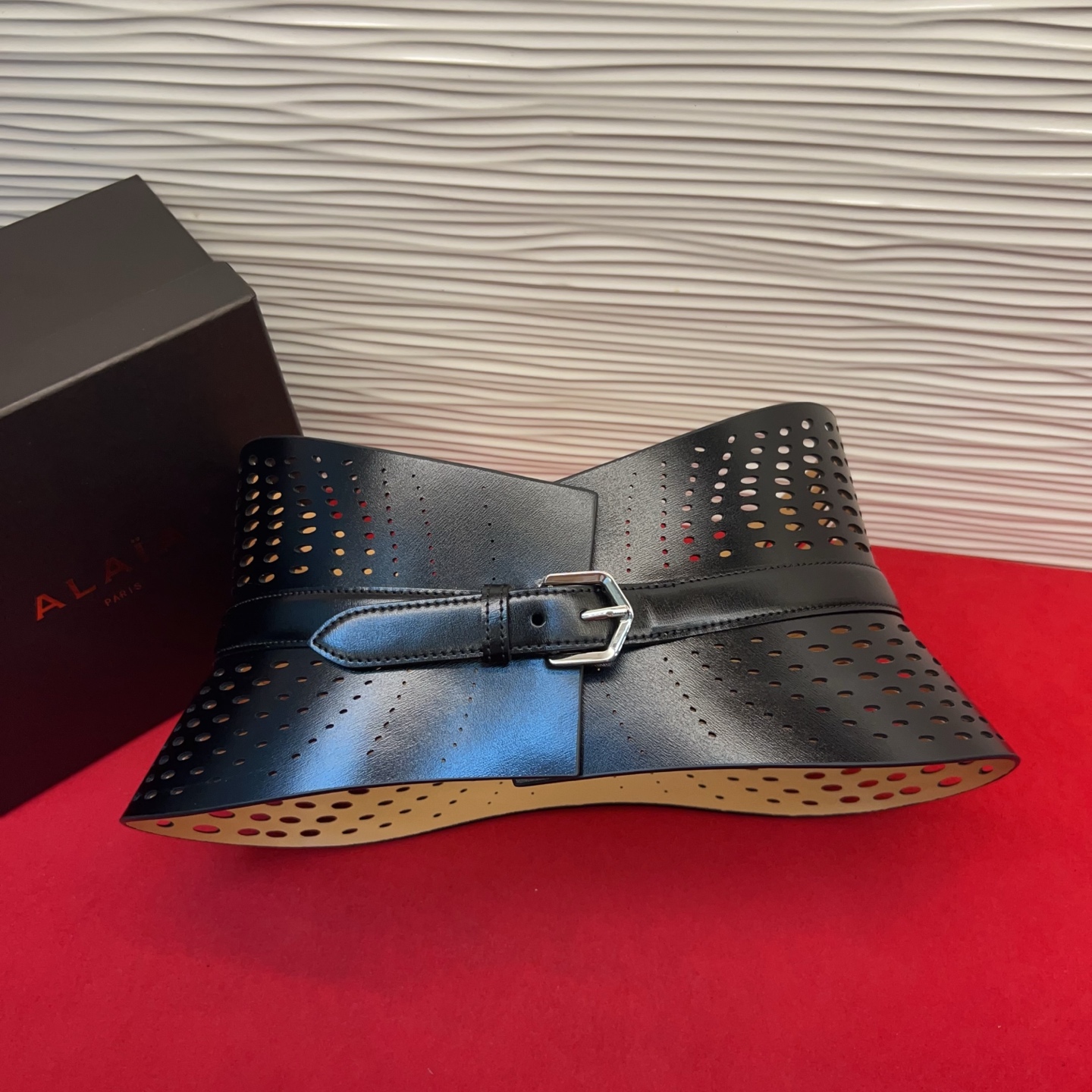 阿莱亚✨ Small corset belt in Vienne calfskin 小号Vienne镂空束腰腰带 199