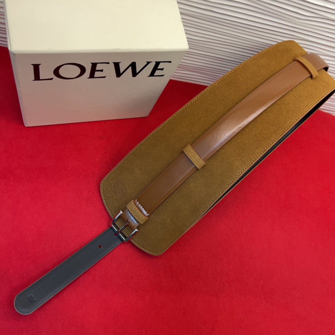 罗意威腰封。绒面面料 12Cm精品 上身效果巨好,配大衣、连衣裙。75、80、85、90、95