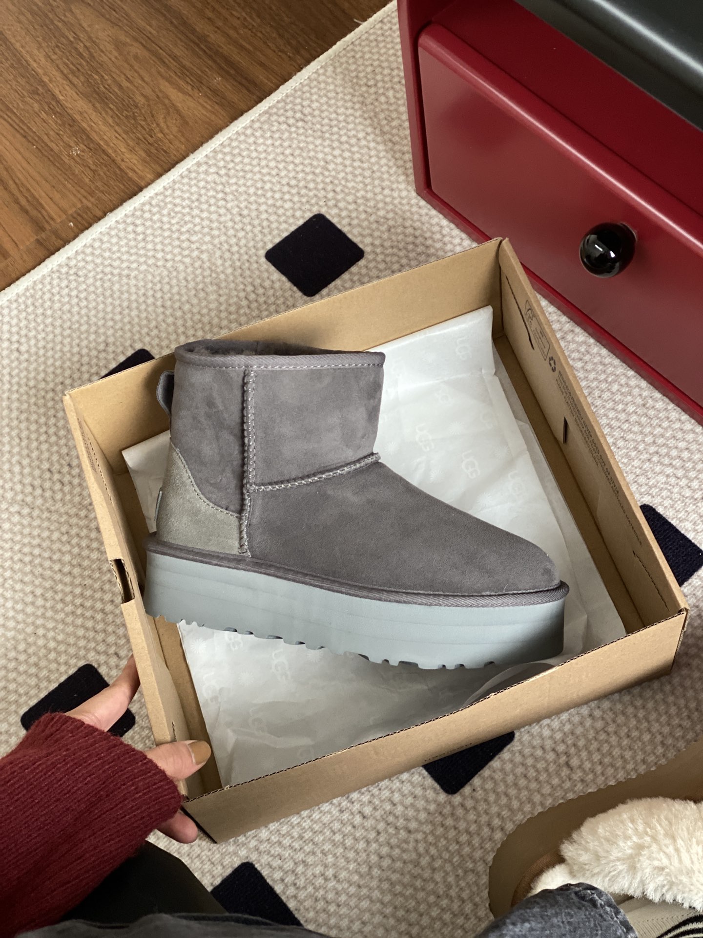 细节图
.
.
.
.
🔥双11预热特惠🔥CX专供 独家纯原
【UGG】原××
基本款一脚蹬  低筒 厚底3cm   4991
皮毛一体54厚底3公分，经典中厚底，百搭耐看！小个子首选经典百搭！
三色选
码数35-40