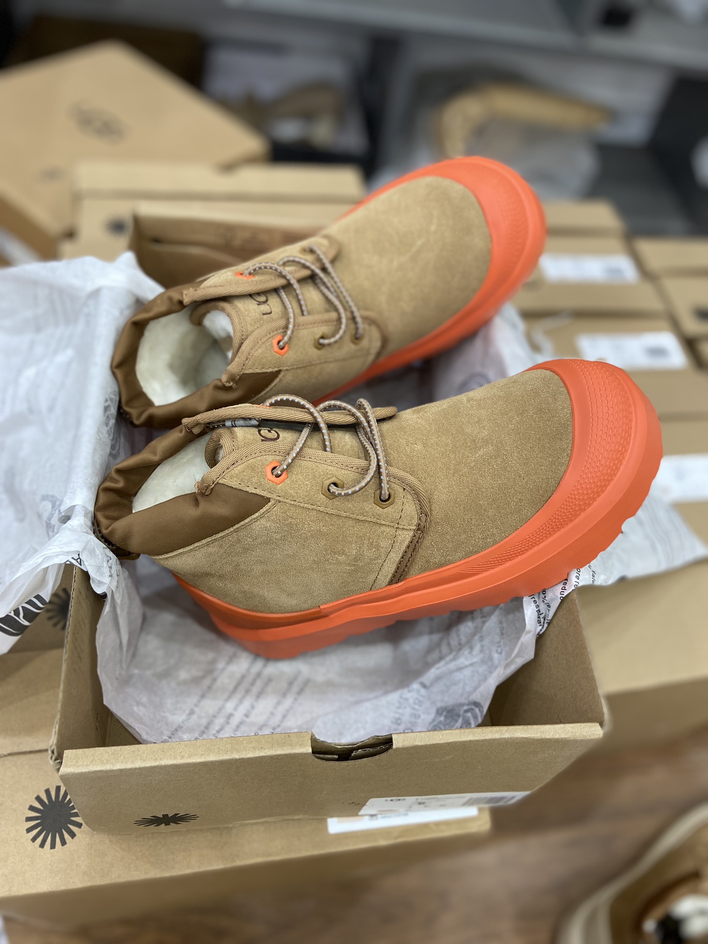 🔥双11预热特惠🔥 特价版
【UGG】原xx  塔斯曼 包头高帮 4096-高帮
🔥版型立整，小红书同款

⚠️系列：塔斯曼 包头高帮
⚠️货号：4096-高帮
⚠️尺码：36，37，40，41，42，43