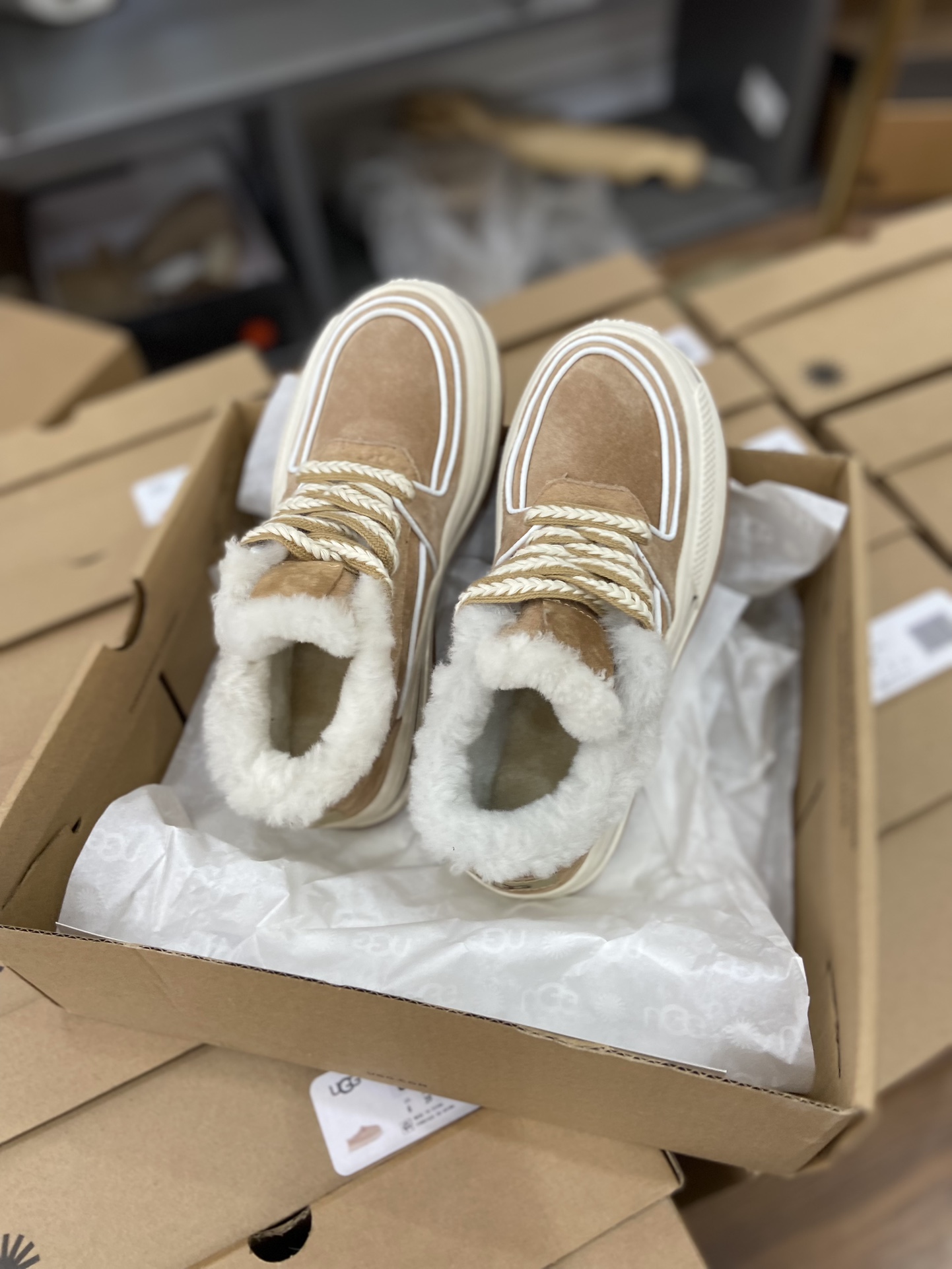 🔥双11预热特惠🔥 特价级
【UGG】原xx 弹力靴 厚底5cm 4031
🔥超火爆弹力靴厚底增高真皮，小个子福音
码数：35-39超多40少量 
只为给大家福利 无虚质疑买到赚到！