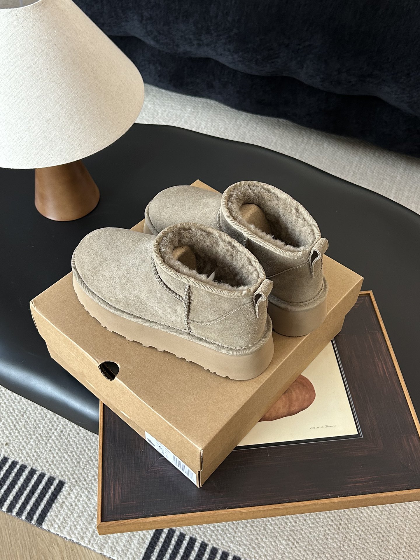 细节图  🔥双11预热特惠🔥CX专供 独家纯原 【UGG】原xx 无标周冬雨mini 厚底3cm 🔥无标周冬雨mini升级厚底小短靴 百分百皮毛一体.防滑大底 颜色:羚羊棕 )