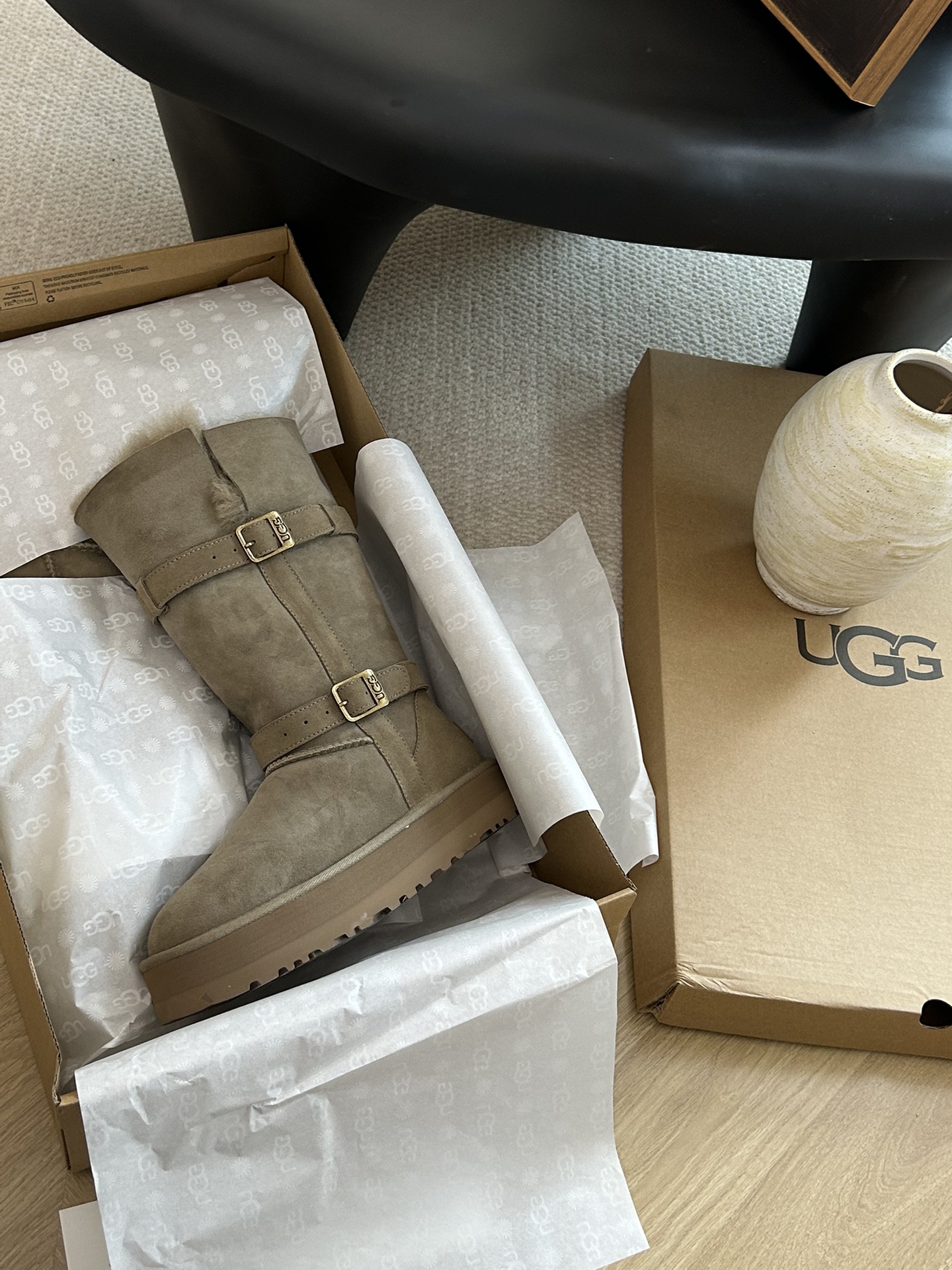 细节图  🔥双11预热特惠🔥CX专供 独家纯原 【UGG】原xx ugg秋冬厚底皮扣高筒骑士靴,皮毛一体.可外翻两穿,不显腿胖.怎么搭配怎么好看. ⚠️颜色:栗色.羚羊. ⚠️ 6.37.38.39.40