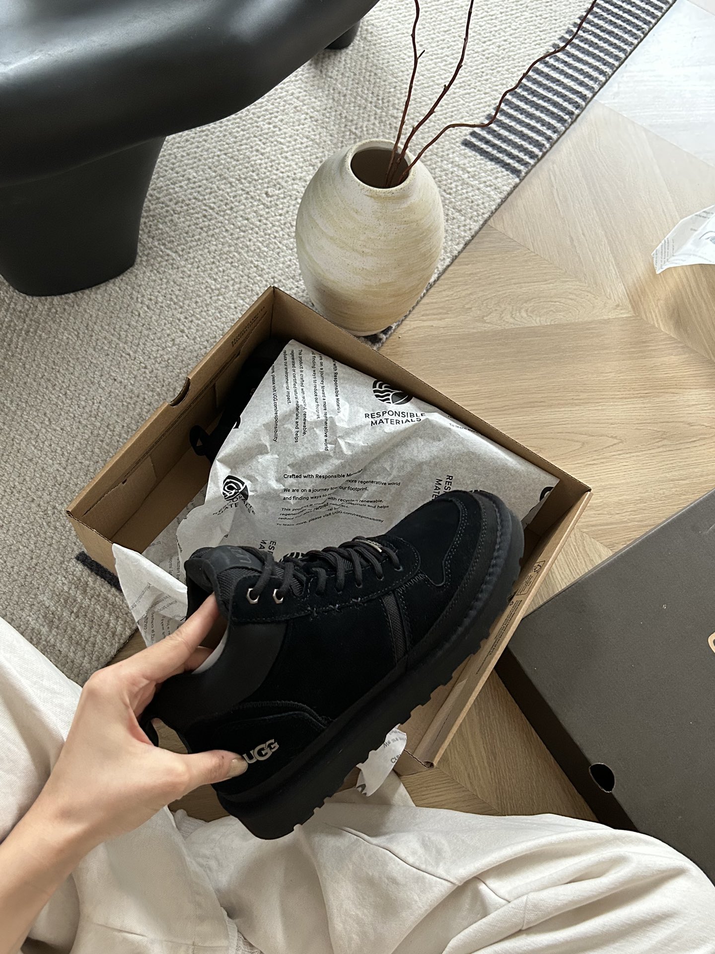 细节图  🔥双11预热特惠🔥CX专供 独家纯原 【UGG】原价xx 海兰德 轻便款 4054 🔥ugg新款官网同步轻便海蓝德 牛皮面➕内里真羊毛,EVA防滑轻便大底舒适百搭👍 颜色:黑色.栗色.