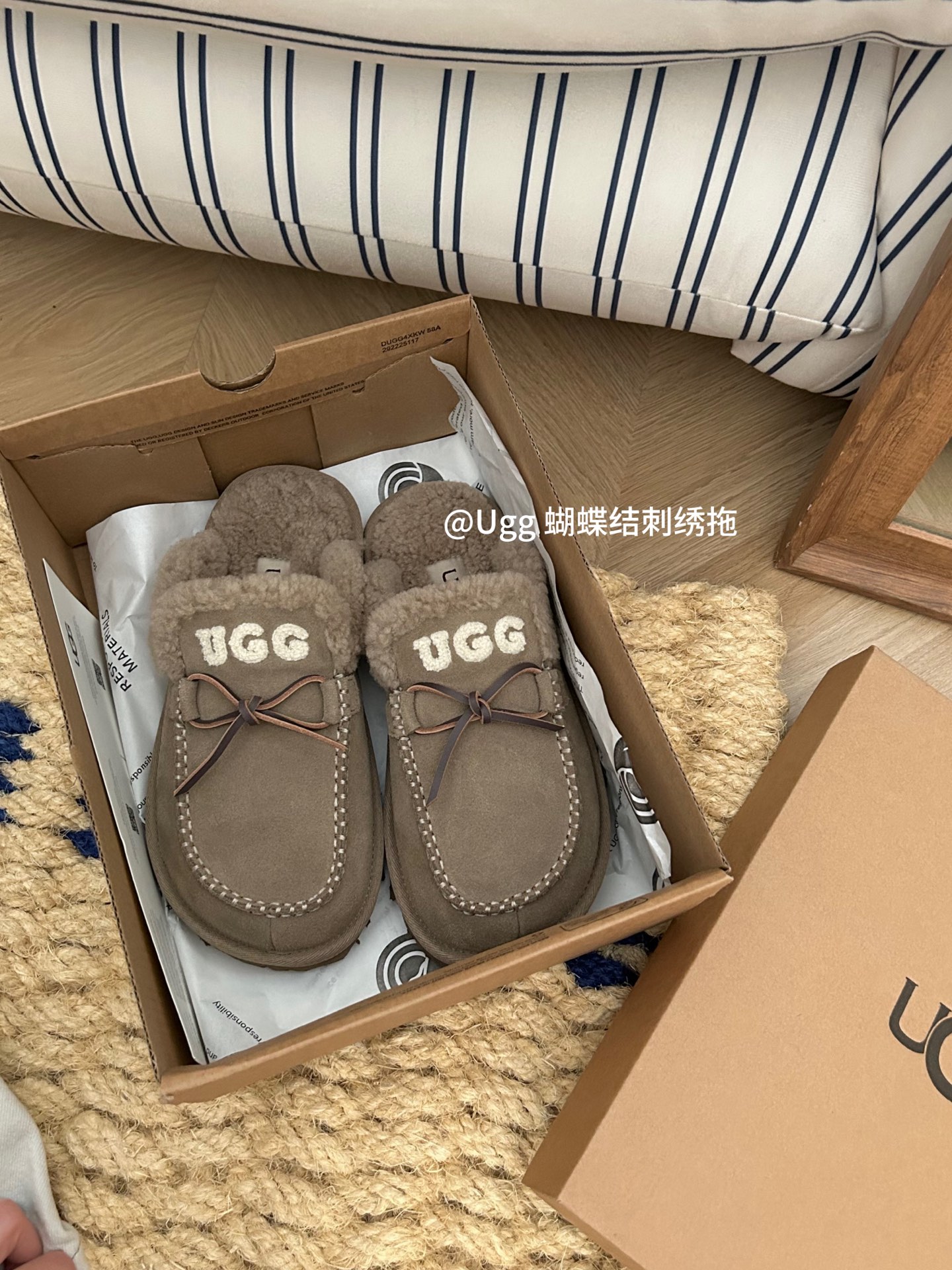 🔥森系ugg新款蝴蝶刺绣logo款，甜美又慵懒感结合到完美😍内里羊毛，eva平底颜色：栗色。羚羊 菜籽 
