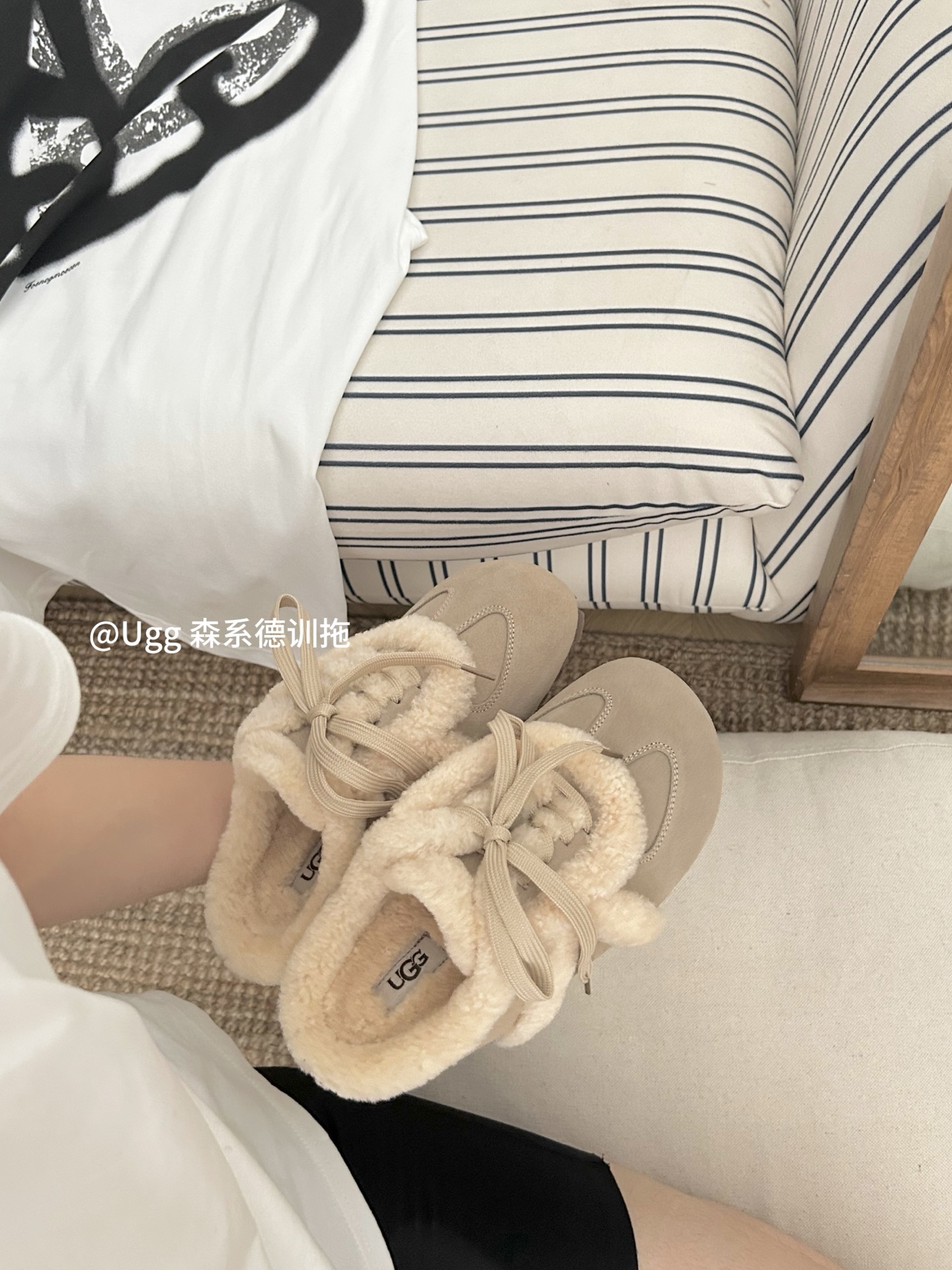 UGG森系德训毛绒绒可爱款休闲拖鞋小众复古时尚 蝴蝶搭配羊毛三色，栗色。咖色。菜籽 ！码数，35-40码