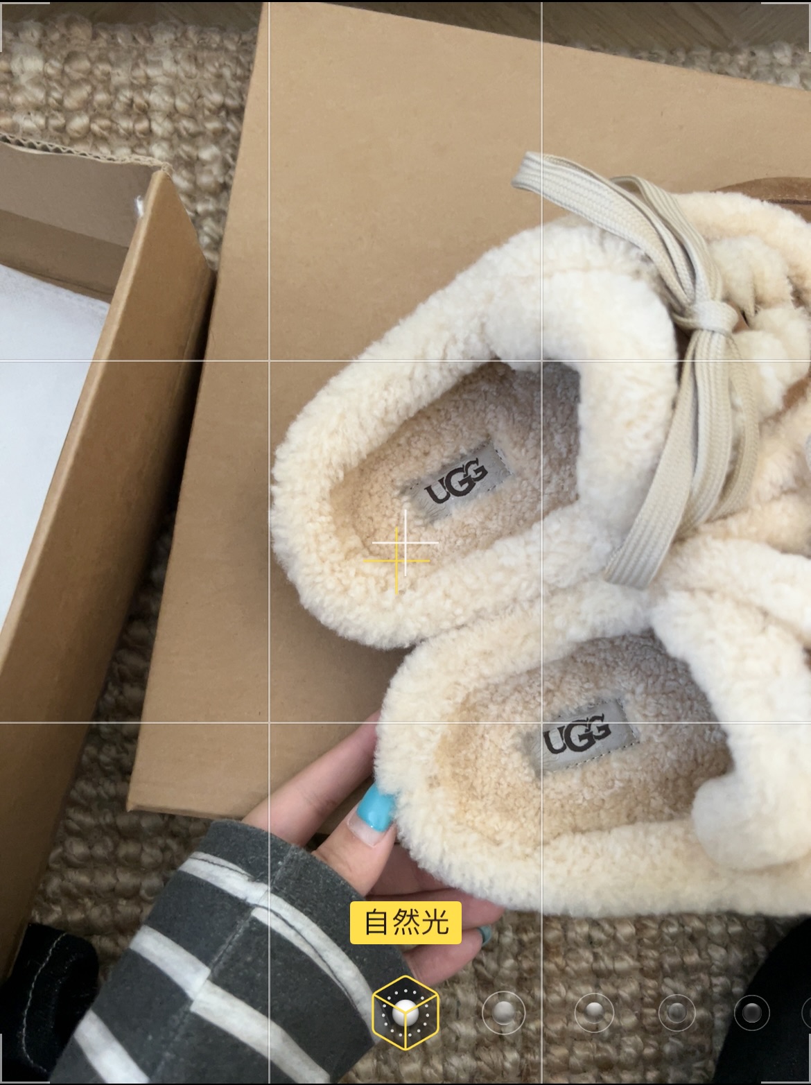 🔥UGG森系德训毛绒绒可爱款，休闲拖鞋小众复古时尚 ，蝴蝶搭配 羊毛款 三色栗色。咖色。菜籽 ！码数：3