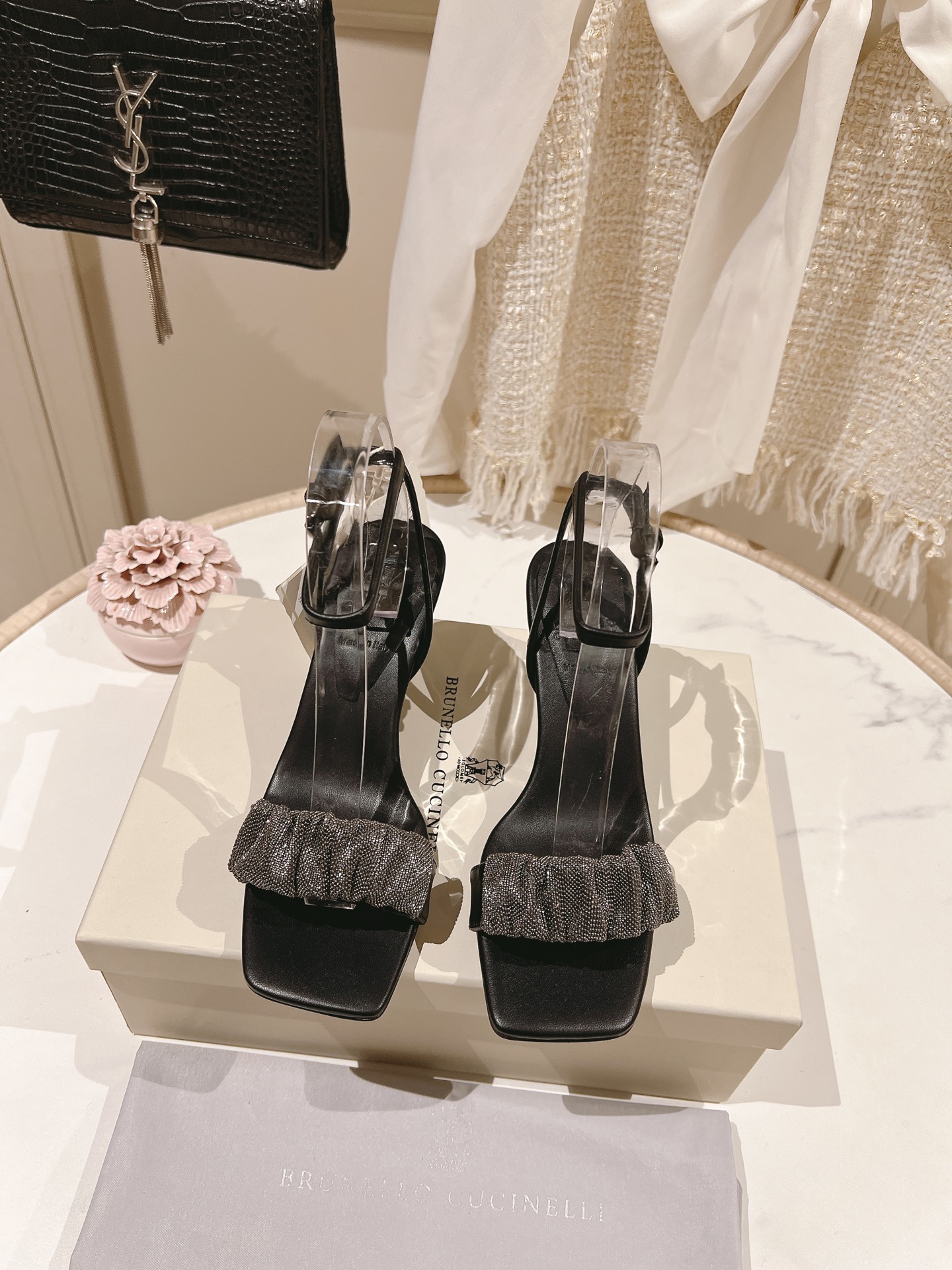 NO:240094,【The highest quality in the market】Exclusive Brunello Cucinelli bc steel diamond sandals. Classic inspiration defines the modern and elegant style of this new high-heel sandal. The precious imported lambskin shows a unique mottled pattern, and the ultra-light leather outsole allows you to show your fashionable personality in comfort. It brings you better comfort. It is also a classic shoe that you don’t want to take off when you wear it. The original version is replicated one by one. Heel height 7cm size 35-42 (40, 41, 42 custom made without return), high heels sandals, brunello cucinelli, sandals, high heels, sheepskin, Leather soles19860909【市场最高品质】独家款BrunelloCucinelli bc钢钻凉鞋 经典灵感定义了这款新高跟凉鞋的现代优雅风格.珍贵的进口小羊皮上展现着别致的斑驳,与超轻盈的真皮大底,让您在舒适中彰显时尚性格.给您带来更好的舒适度,又是款穿上就不愿脱下的一款经典鞋款,原版一比一复刻. 跟高7cm 码数35-42（40 、41、42订做不退换）,高跟鞋凉鞋,brunello cucinelli,sandals,high heels,sheepskin,Leather soles,Women's Shoes