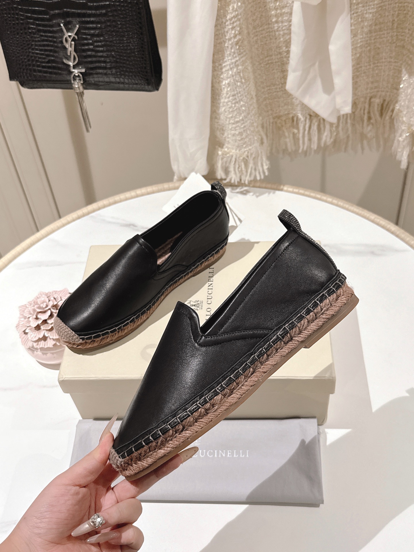 Женские черные слипоны Brunello Cucinelli с текстильным носком