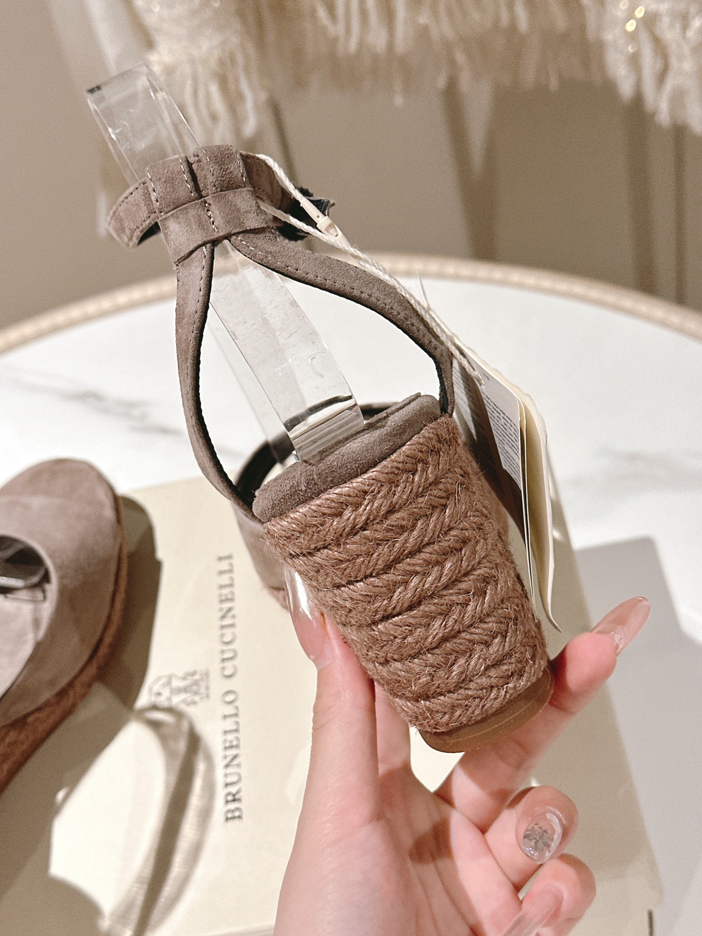 Luxury Brunello Cucinelli Sandals: Premium Quality at P750, Elegant Design with Imported Leather. - 图片 8
