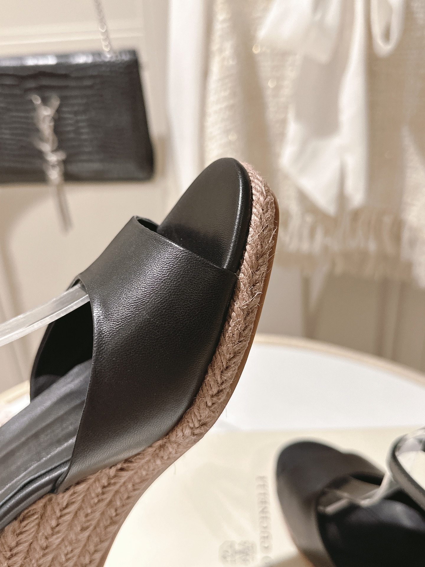 Luxury Brunello Cucinelli BC Sandals: High-Quality Elegance at P750 - 图片 6