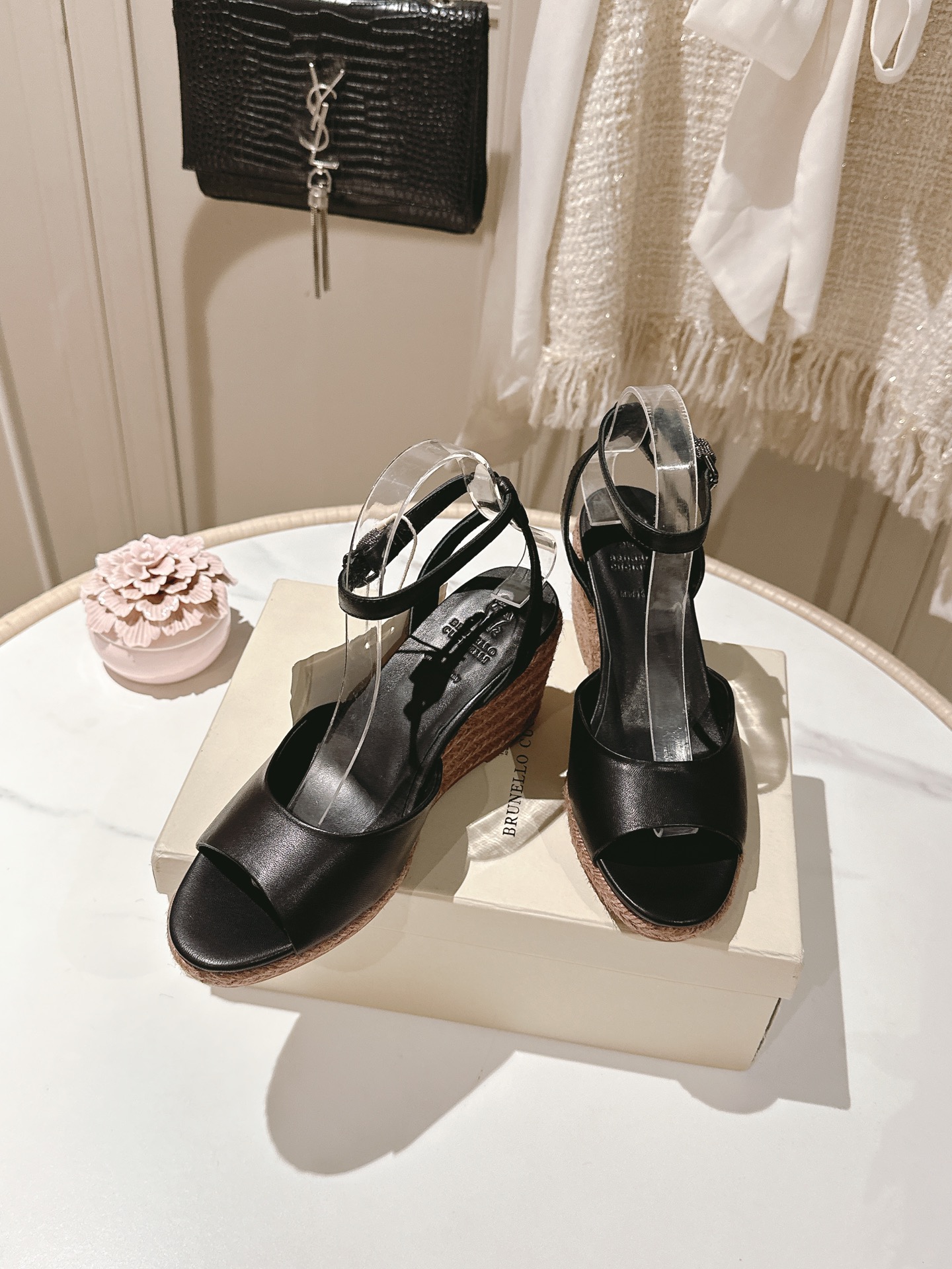 Luxury Brunello Cucinelli BC Sandals: High-Quality Elegance at P750 - 图片 4