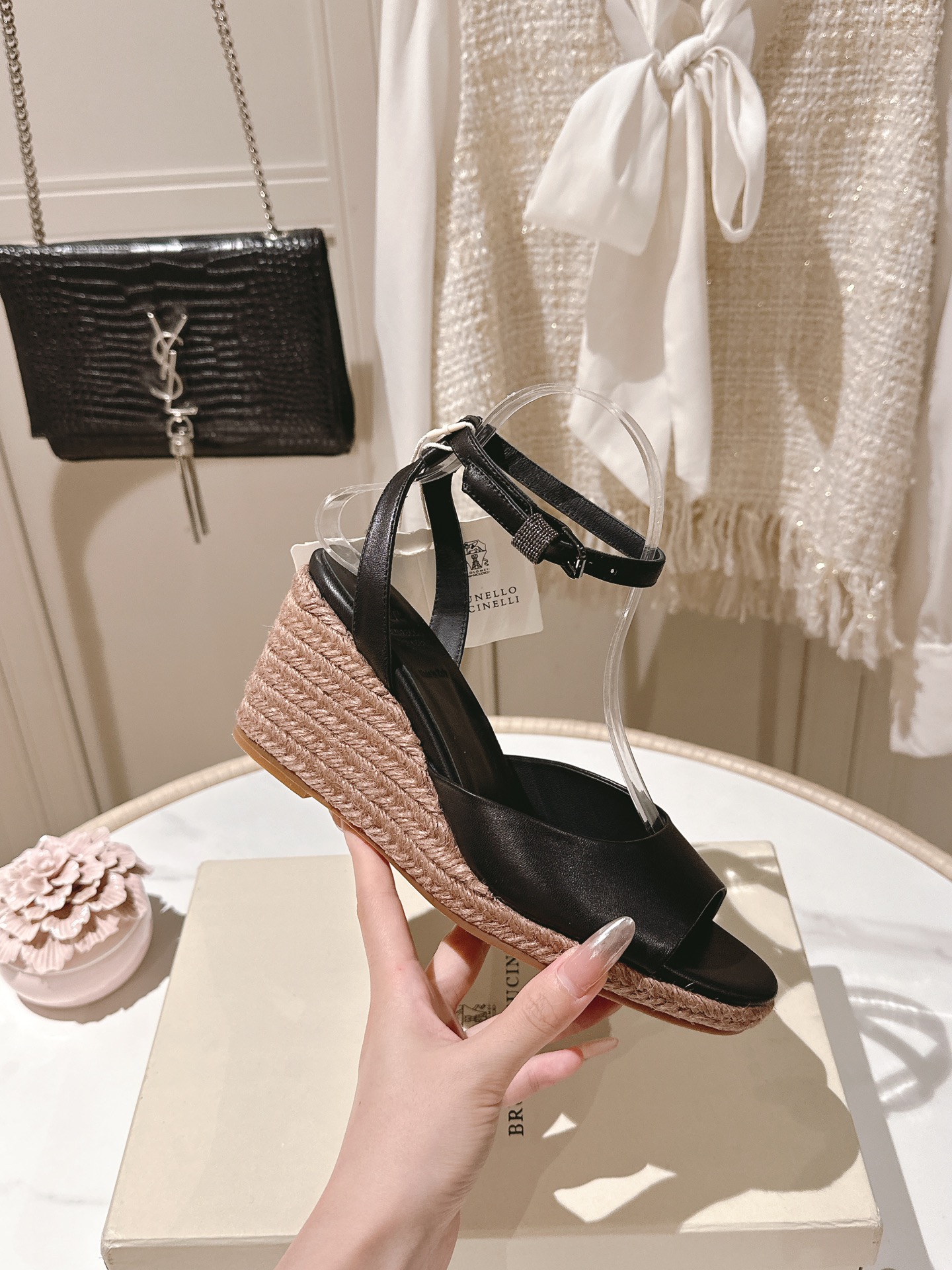 Luxury Brunello Cucinelli BC Sandals: High-Quality Elegance at P750 - 图片 3