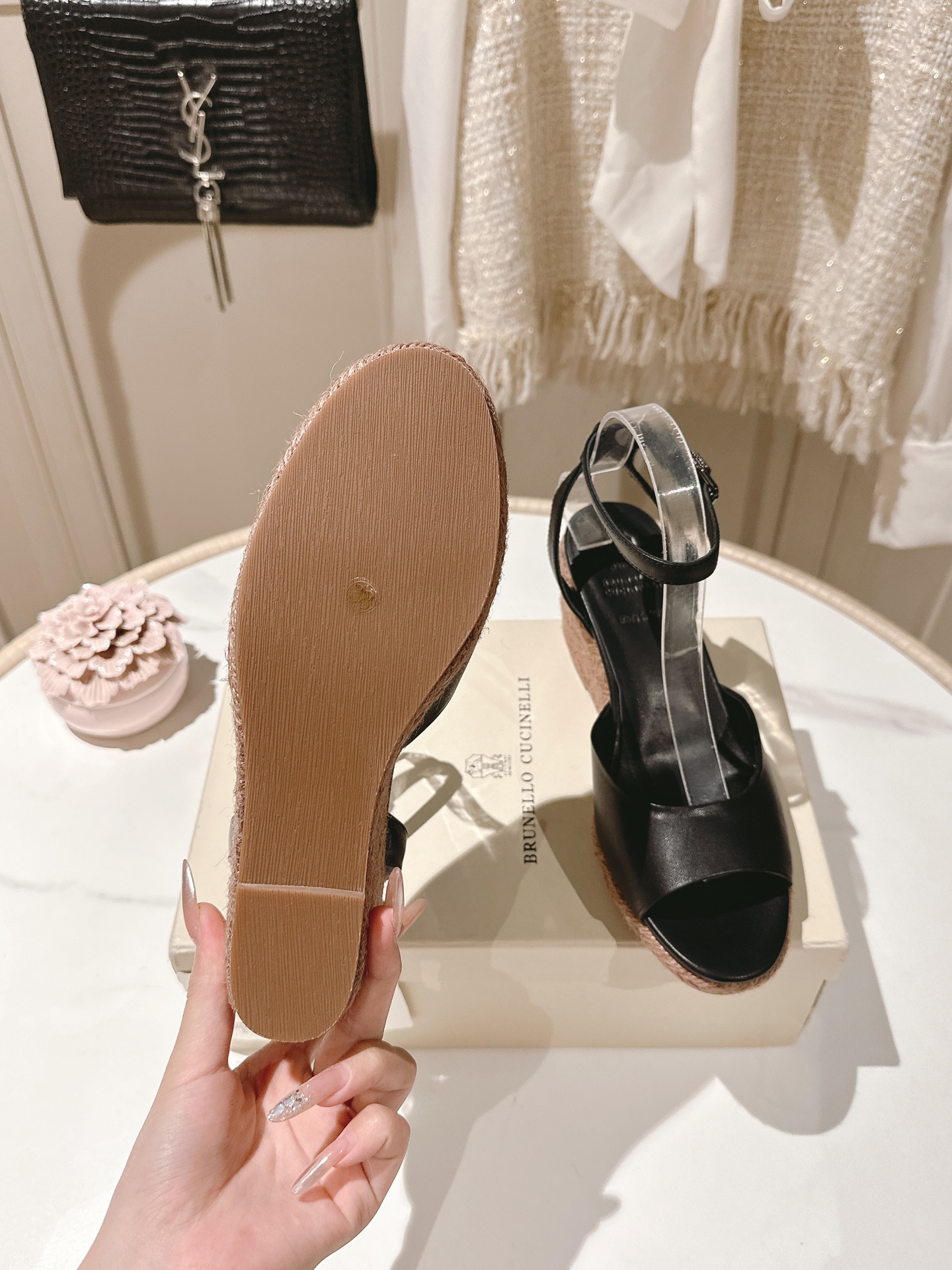 Luxury Brunello Cucinelli BC Sandals: High-Quality Elegance at P750 - 图片 8