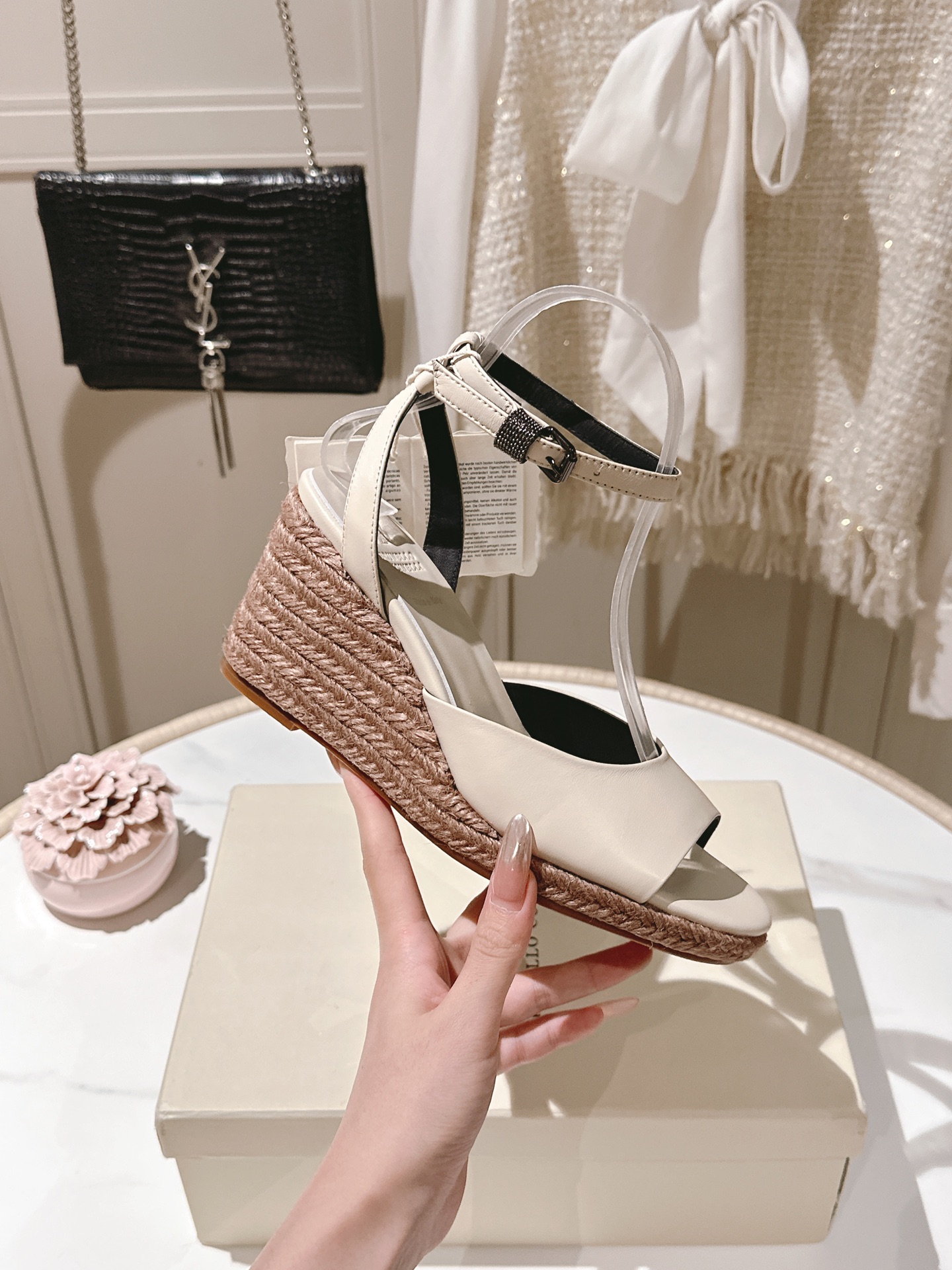 Brunello Cucinelli BC Sandals: Premium Quality at P750, Classic Elegance with Imported Leather. - 图片 5