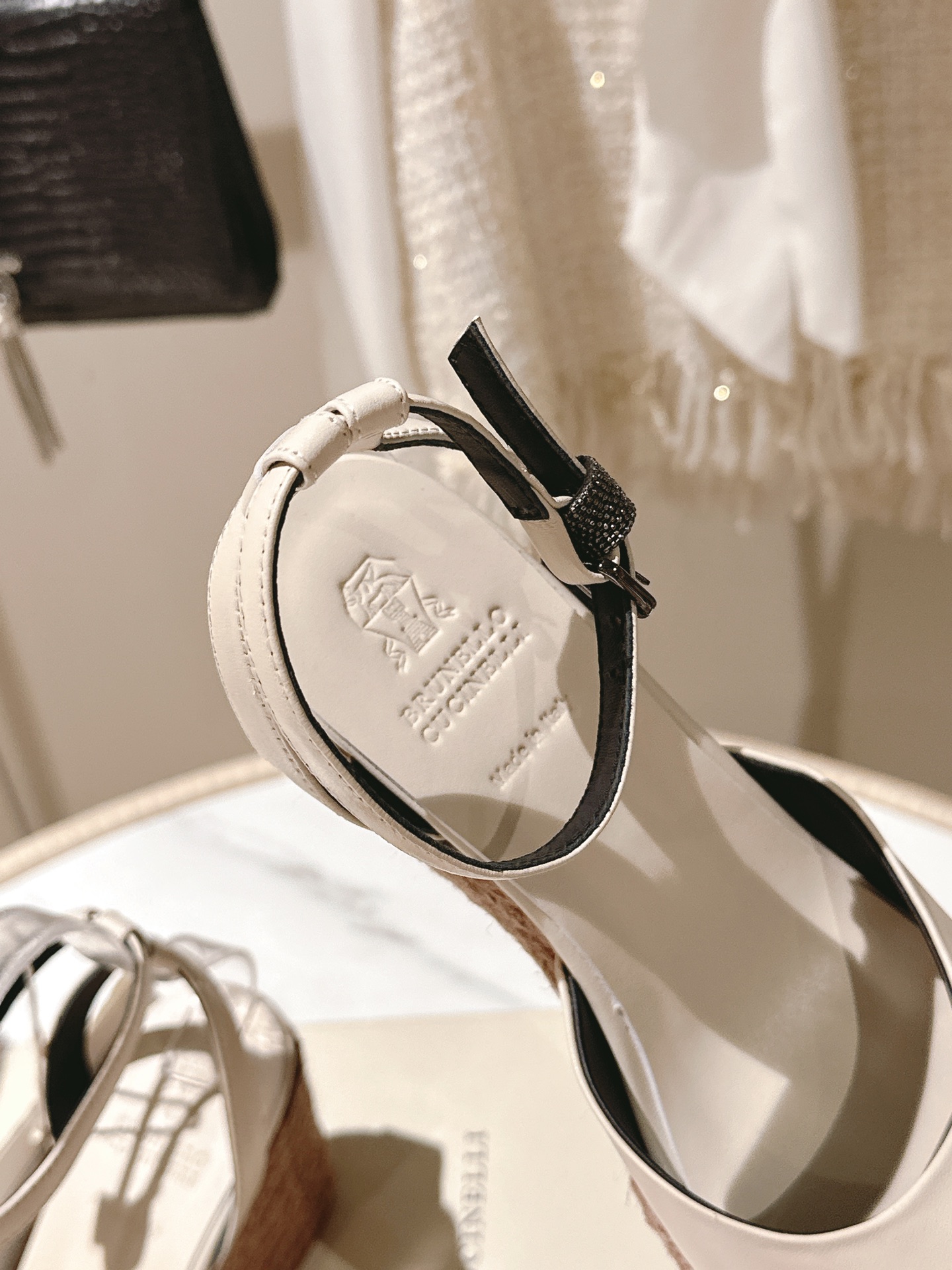 Brunello Cucinelli BC Sandals: Premium Quality at P750, Classic Elegance with Imported Leather. - 图片 8
