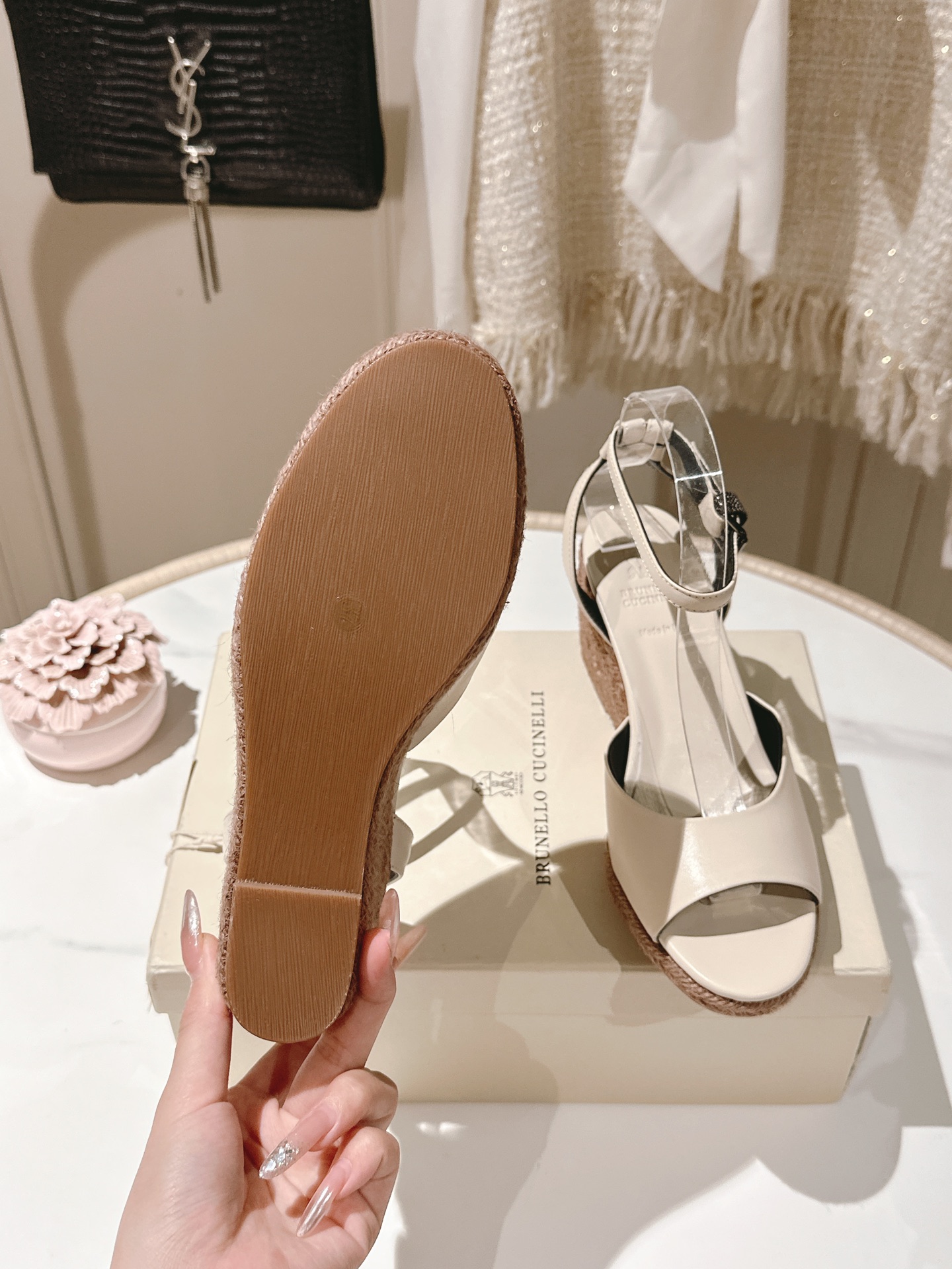 Brunello Cucinelli BC Sandals: Premium Quality at P750, Classic Elegance with Imported Leather. - 图片 6
