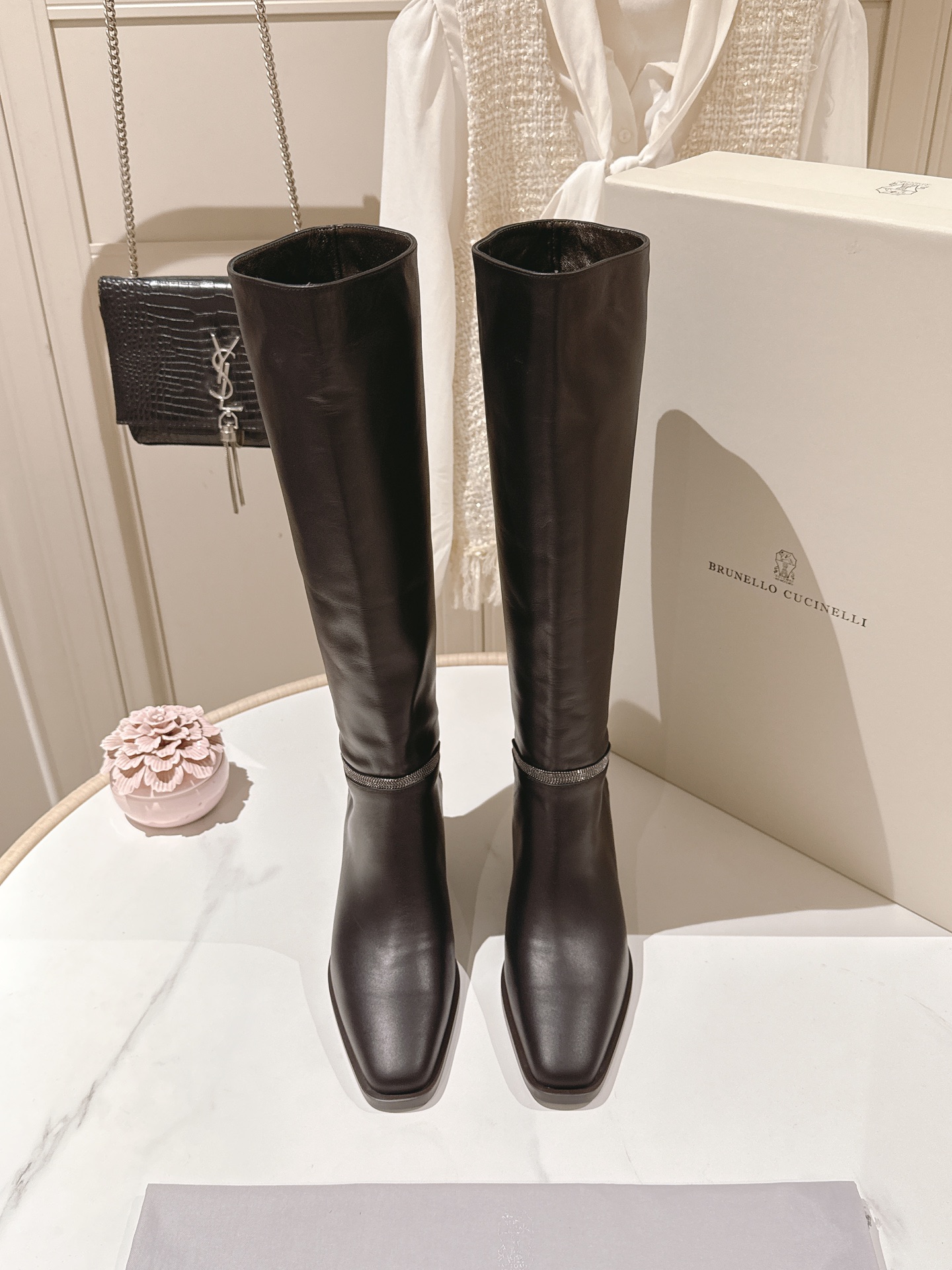 NO:487408,'The highest quality in the market' The latest model of the exclusive long boots Brunello Cucinelli The classic inspiration from loafers defines the modern and elegant style of this new rubber sole. The precious imported cattle leather shows a unique mottled pattern and super light natural rubber sole. It allows you to show your fashionable personality in comfort. It brings you better comfort. It is also a classic shoe that you don't want to take off when you wear it. The original one-to-one replica. Bc boots Fabric Niujing/Cowhide Nelipili Heel height 5CM Size 35-42 (40 41 42 Custom made non-return, boots, brunello cucinelli, loafers, boots, cowhide19860909《市场最高品质 》独家款最新款 长靴BrunelloCucinelli 源自乐福鞋的经典灵感定义了这款新胶底鞋的现代优雅风格.珍贵的进口小牛京皮上展现着别致的斑驳,与超轻盈的天然橡胶鞋底.让您在舒适中彰显时尚性格.给您带来更好的舒适度,又是款穿上就不愿脱下的一款经典鞋款,原版一比一复刻.bc长靴 面料牛京/牛皮 内里皮里 跟高5CM 码数35-42（40 41 42订做不退换,靴子,brunello cucinelli,loafers,boots,cowhide,Women's Shoes