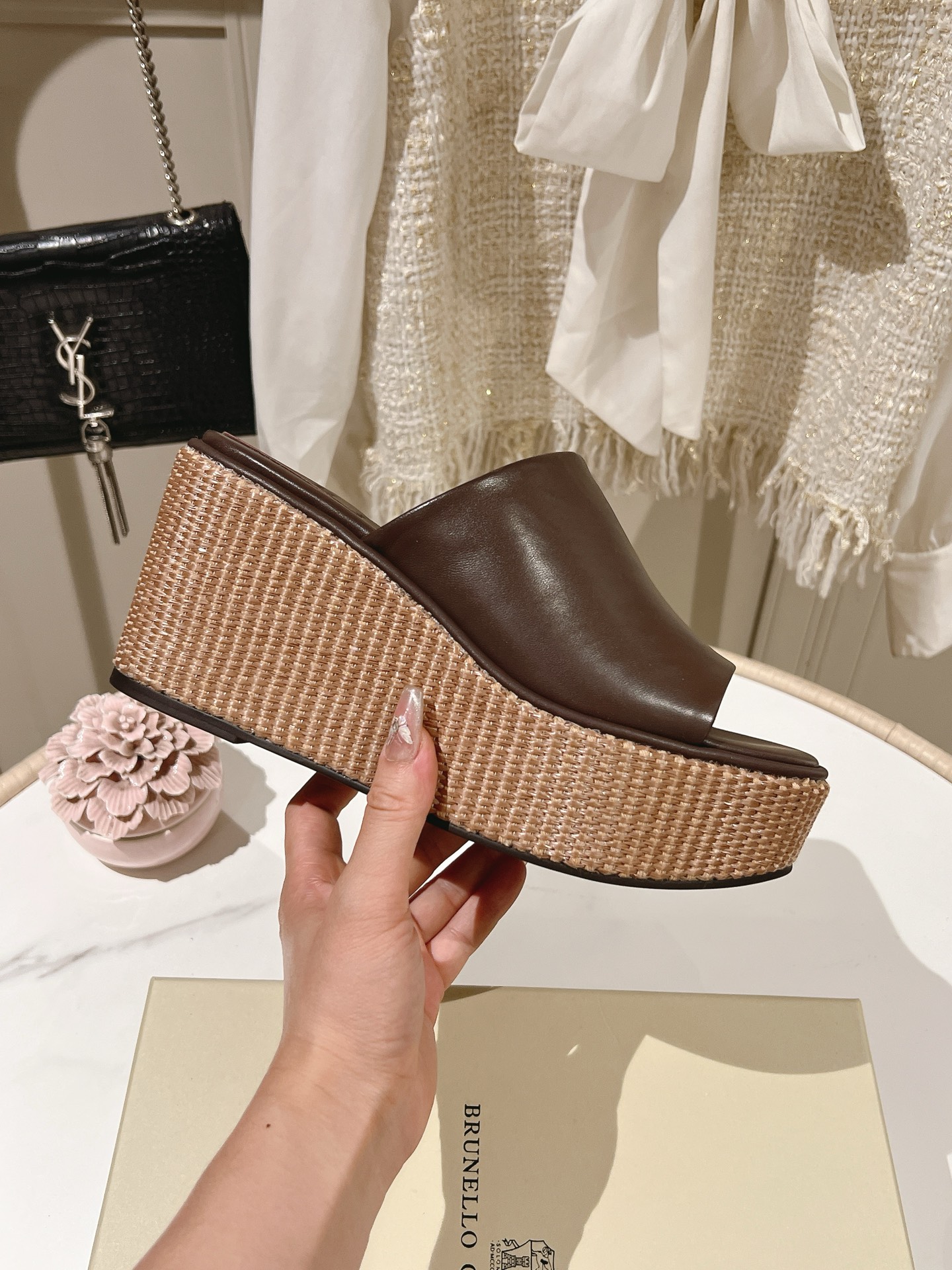 Brunello Cucinelli 极简主义风格，纯手工串联珠链配饰