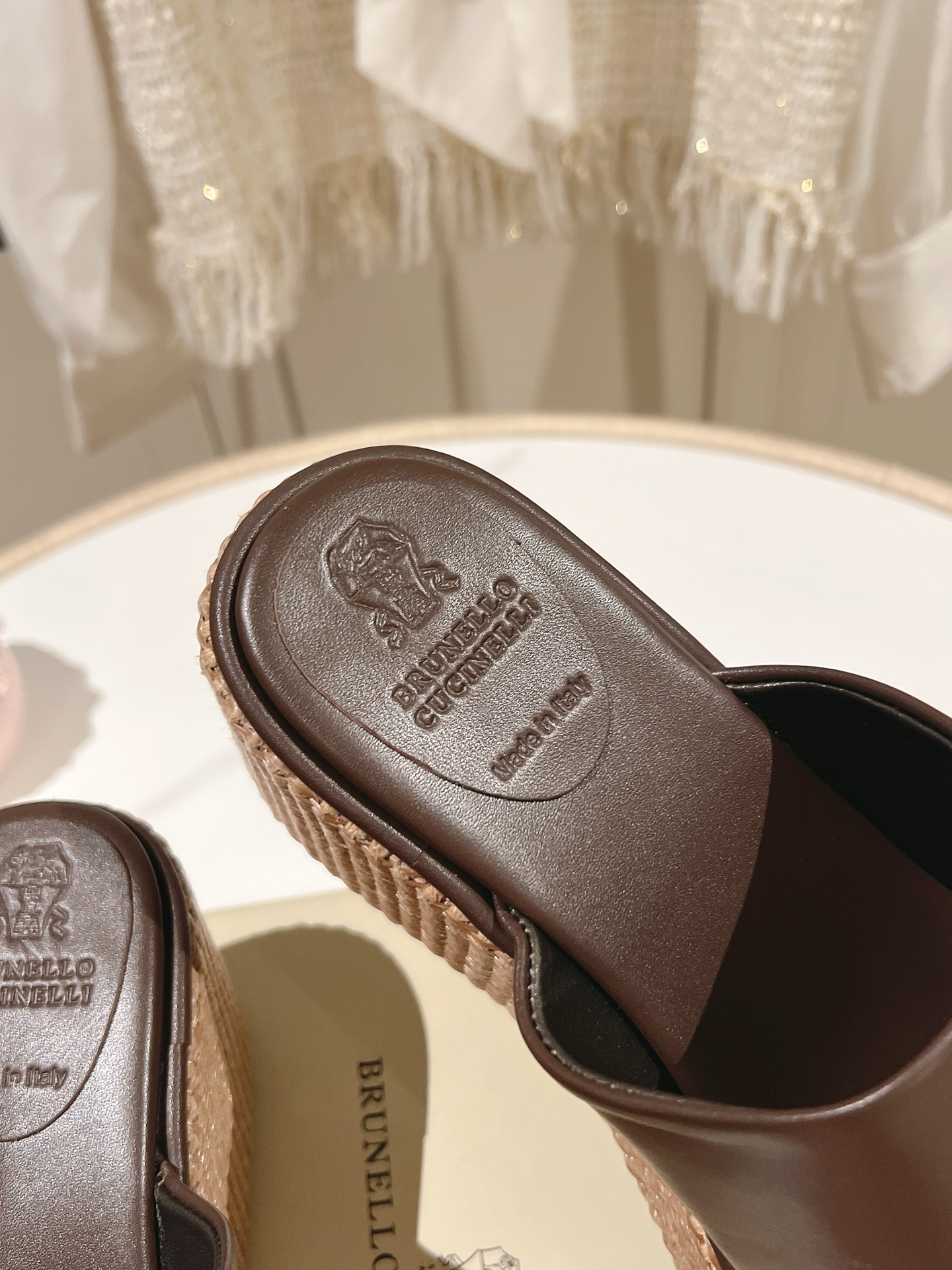 Brunello Cucinelli 极简主义风格，纯手工串联珠链配饰