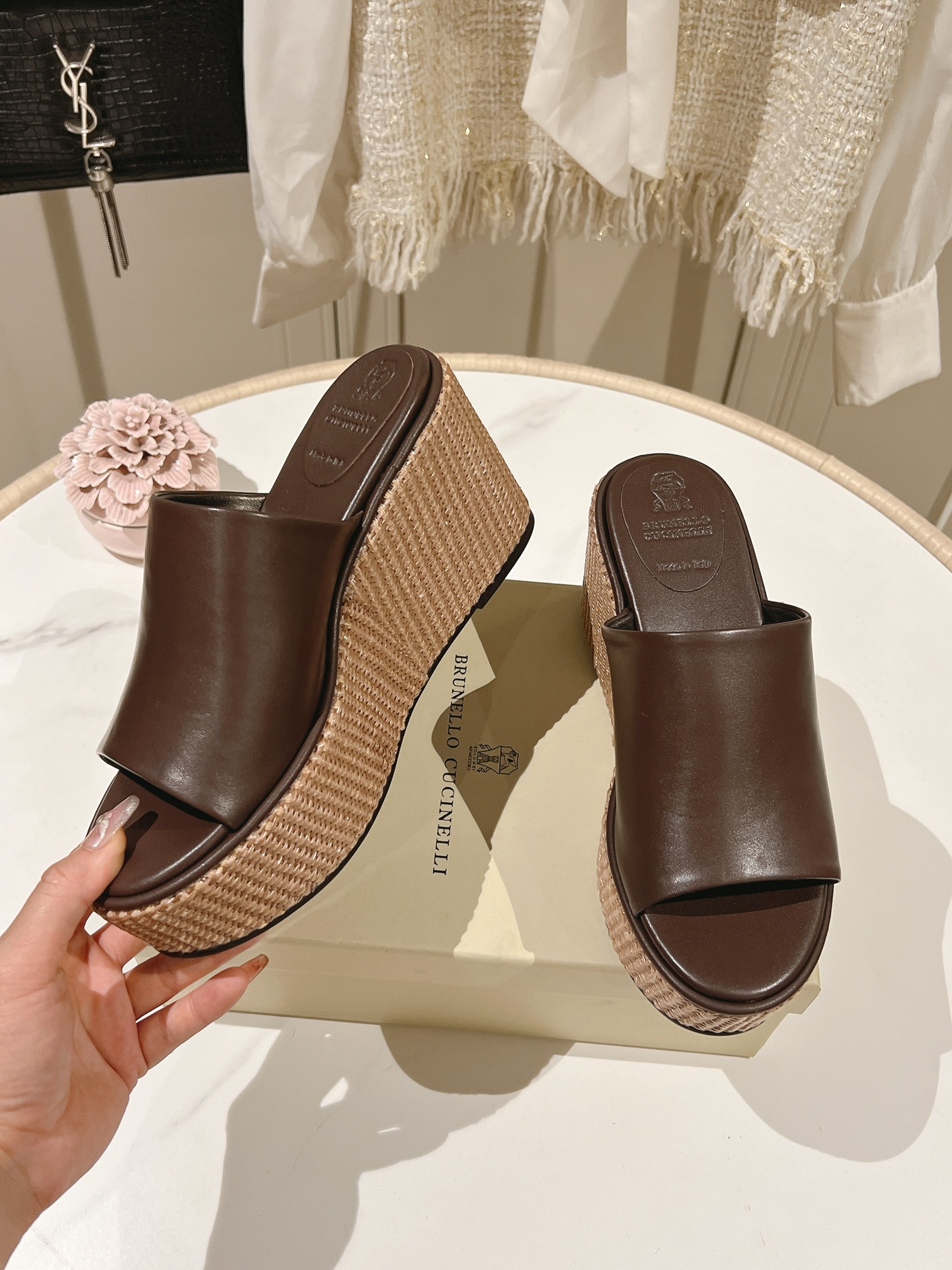 Brunello Cucinelli 极简主义风格，纯手工串联珠链配饰