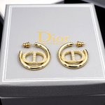 Dior Jewelry Earring Gold Set With Diamonds