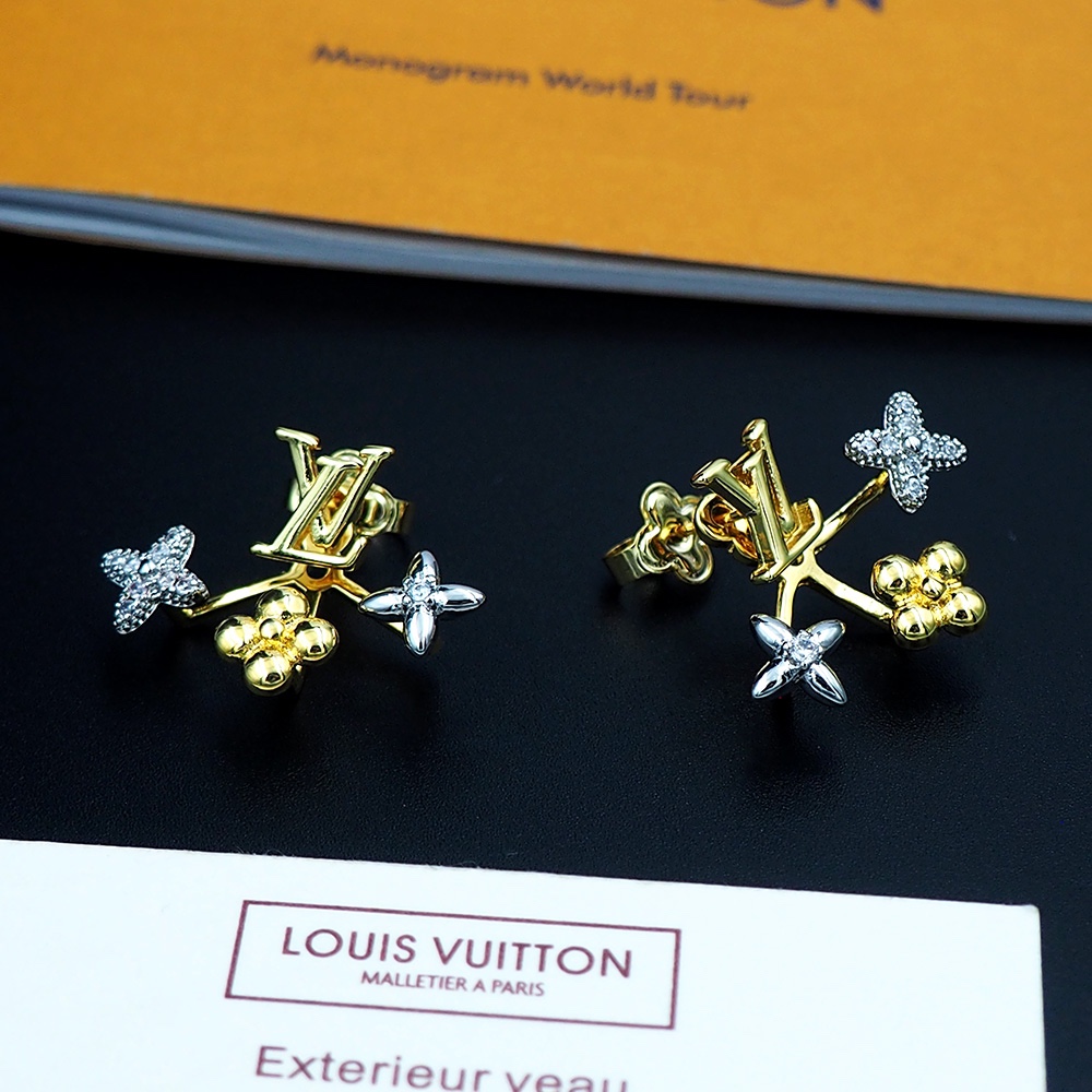 驴家新款Minigram Pearls 耳环以金属雕琢 LV 字母和珠饰之间的 Monogram 花卉 7