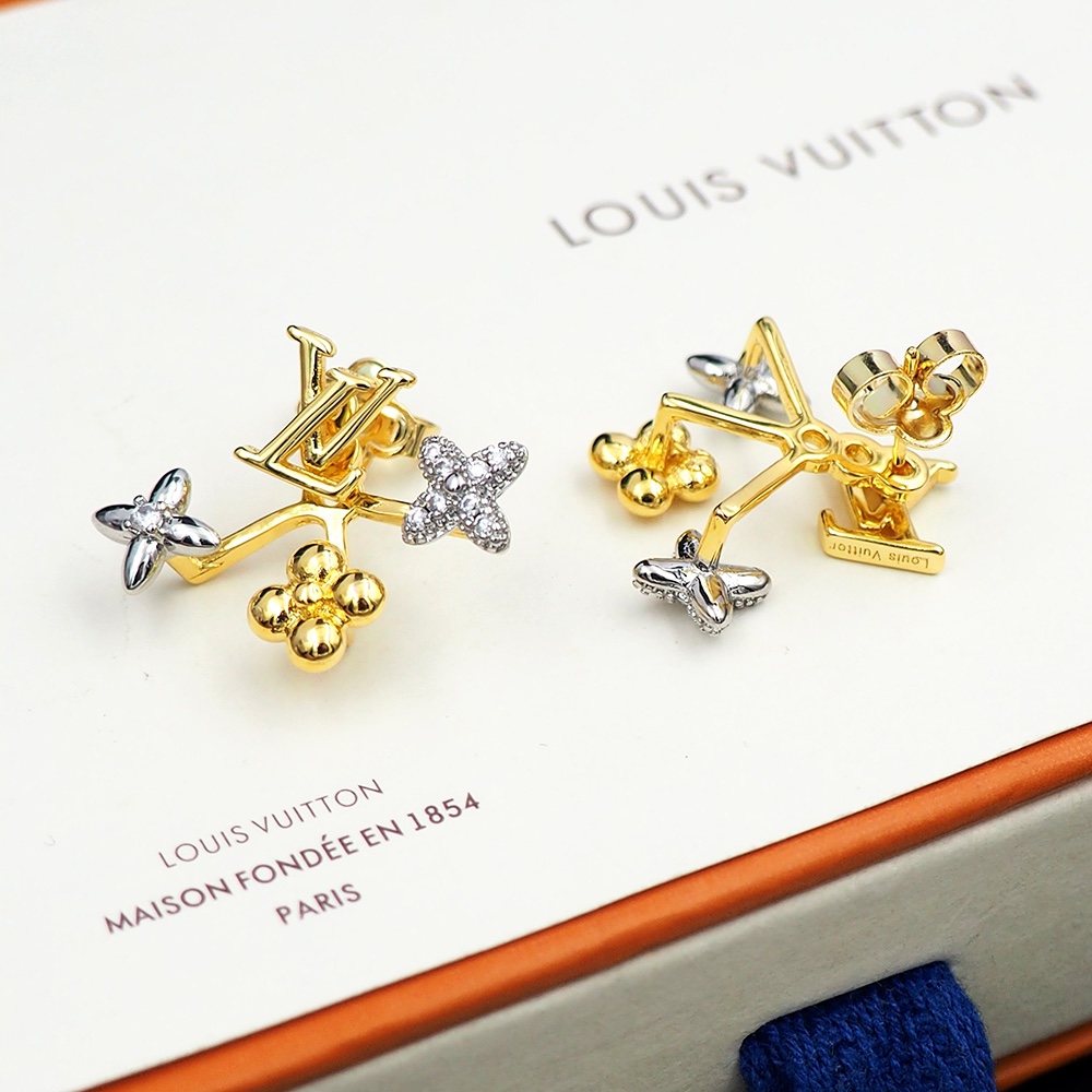 驴家新款Minigram Pearls 耳环以金属雕琢 LV 字母和珠饰之间的 Monogram 花卉 8