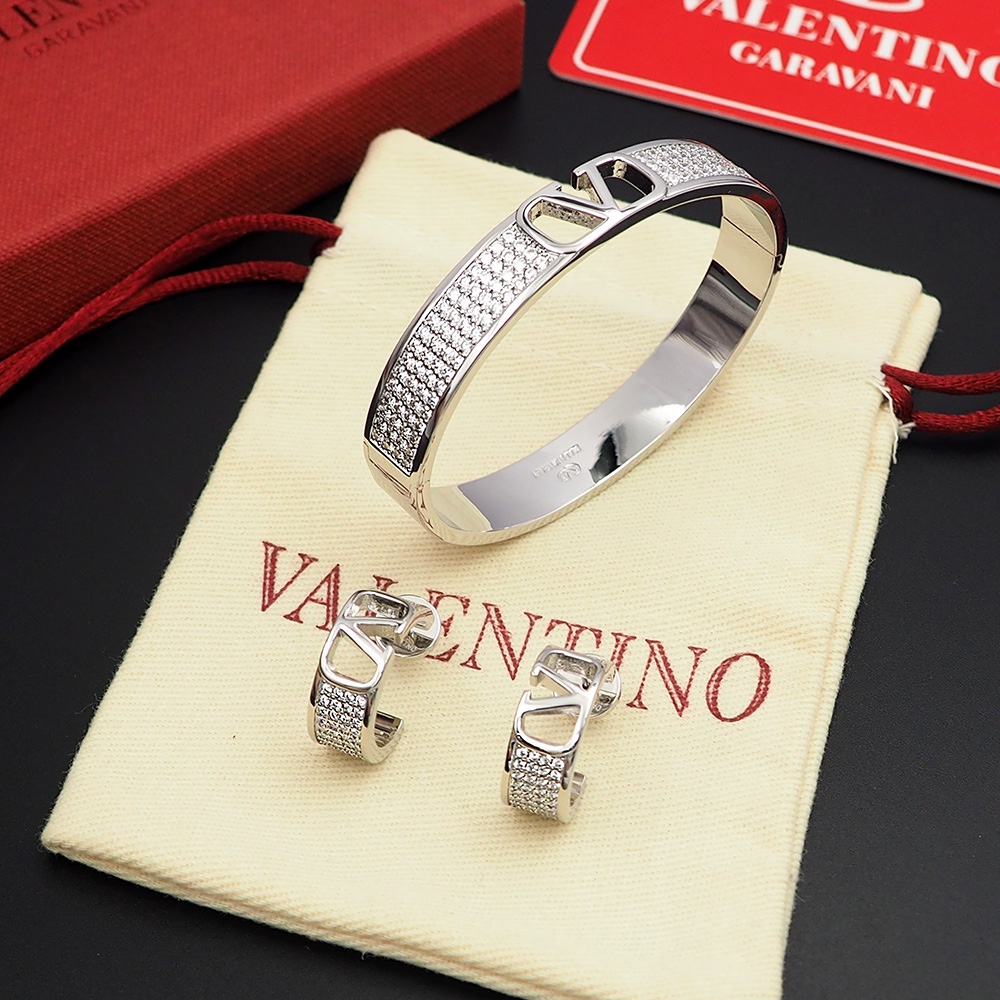 the new valentino is full of drill bracelets - 图片 5