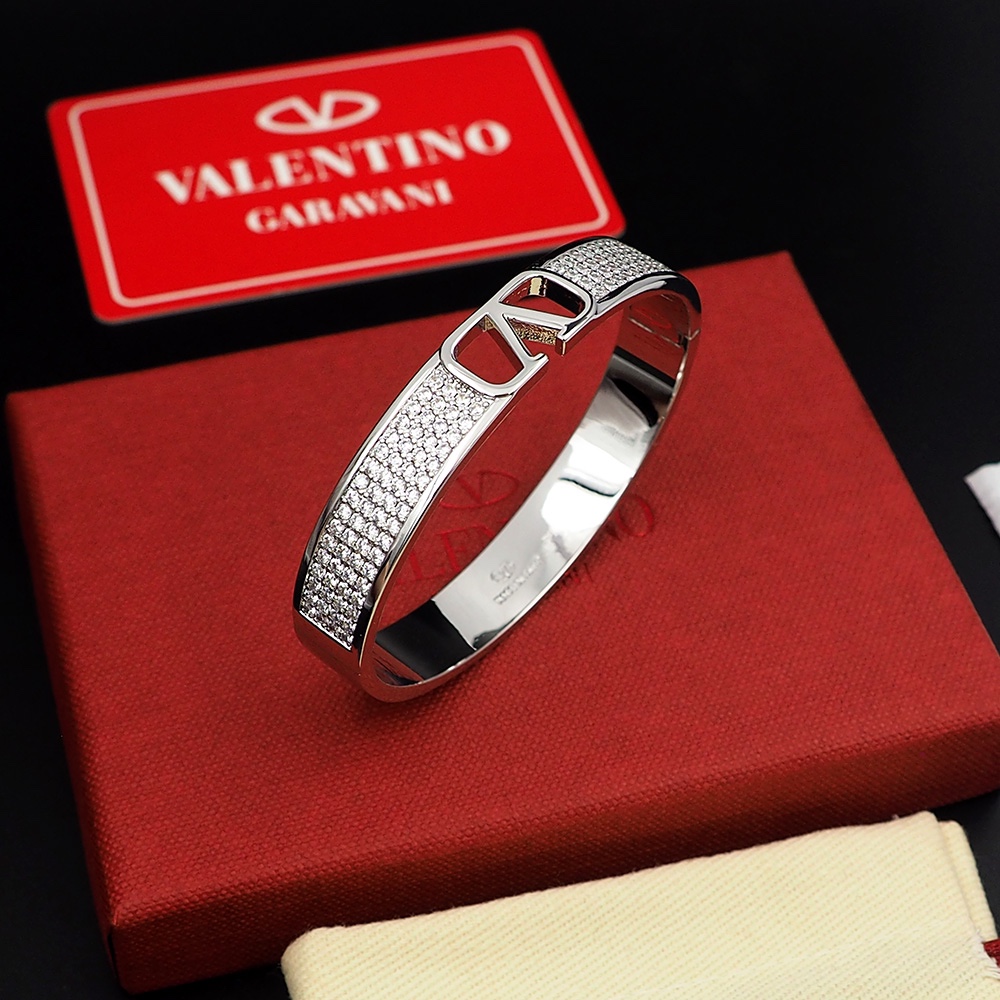 the new valentino is full of drill bracelets - 图片 3