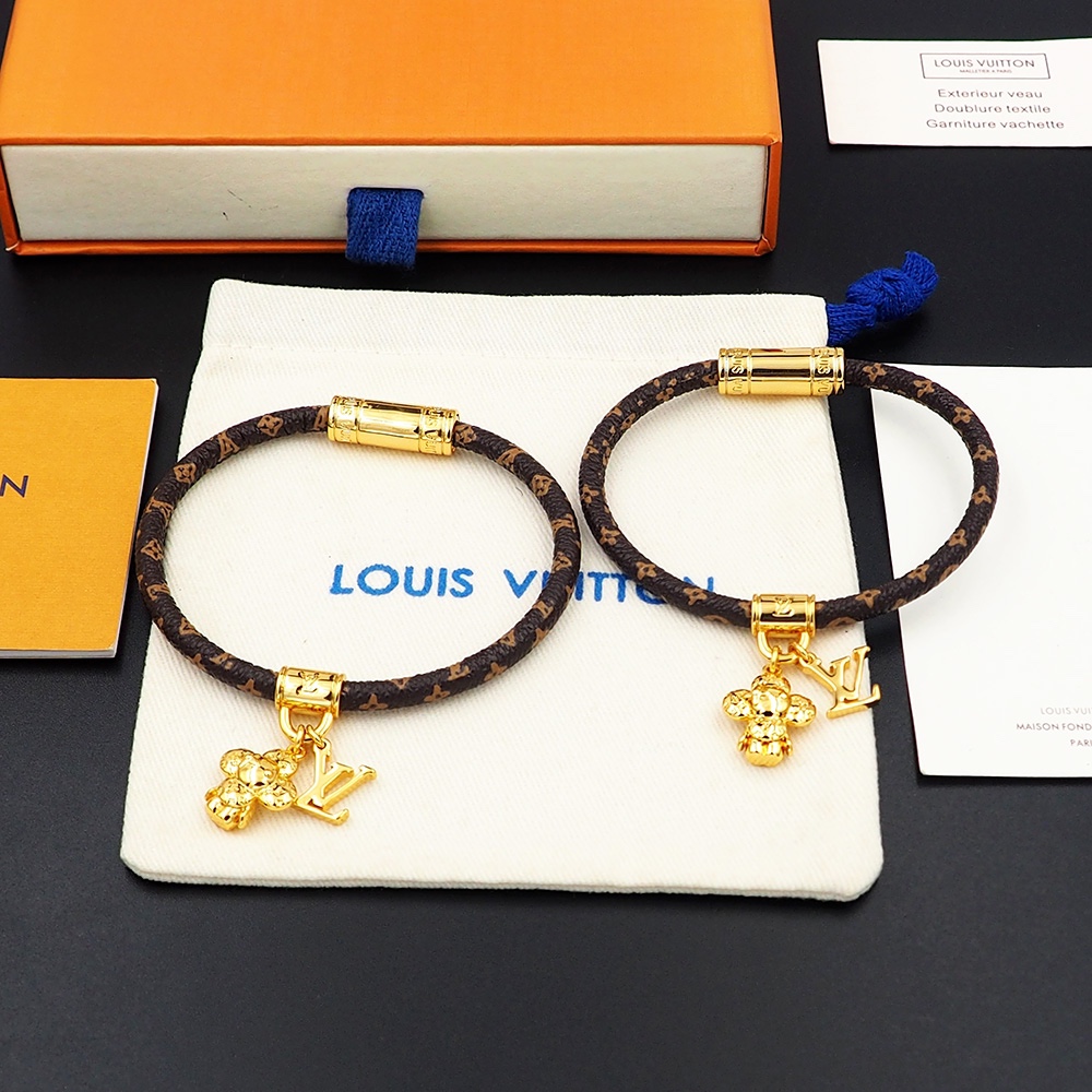 “Vivienne LV Leather Bracelet with Monogram Ecli¥se Canvas and Mascot Placards” - 图片 4