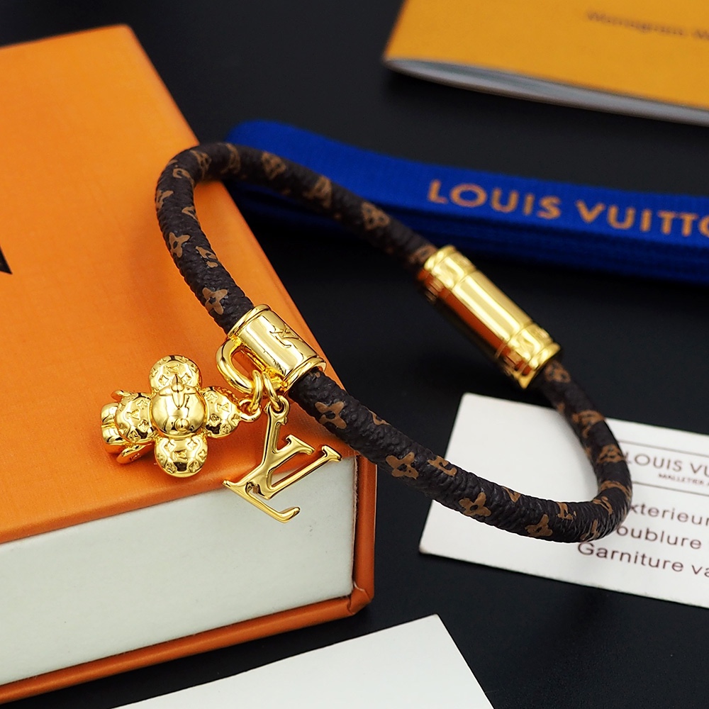 “Vivienne LV Leather Bracelet with Monogram Ecli¥se Canvas and Mascot Placards” - 图片 9