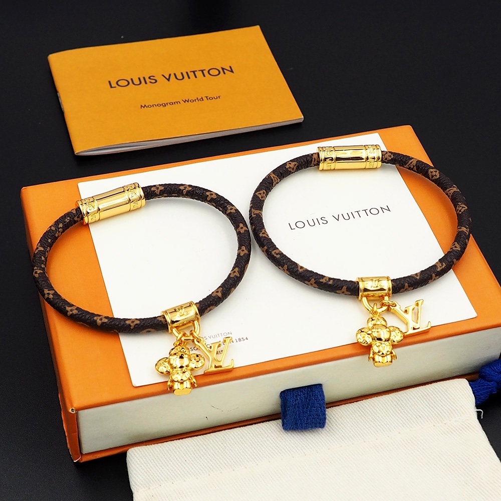 “Vivienne LV Leather Bracelet with Monogram Ecli¥se Canvas and Mascot Placards” - 图片 6