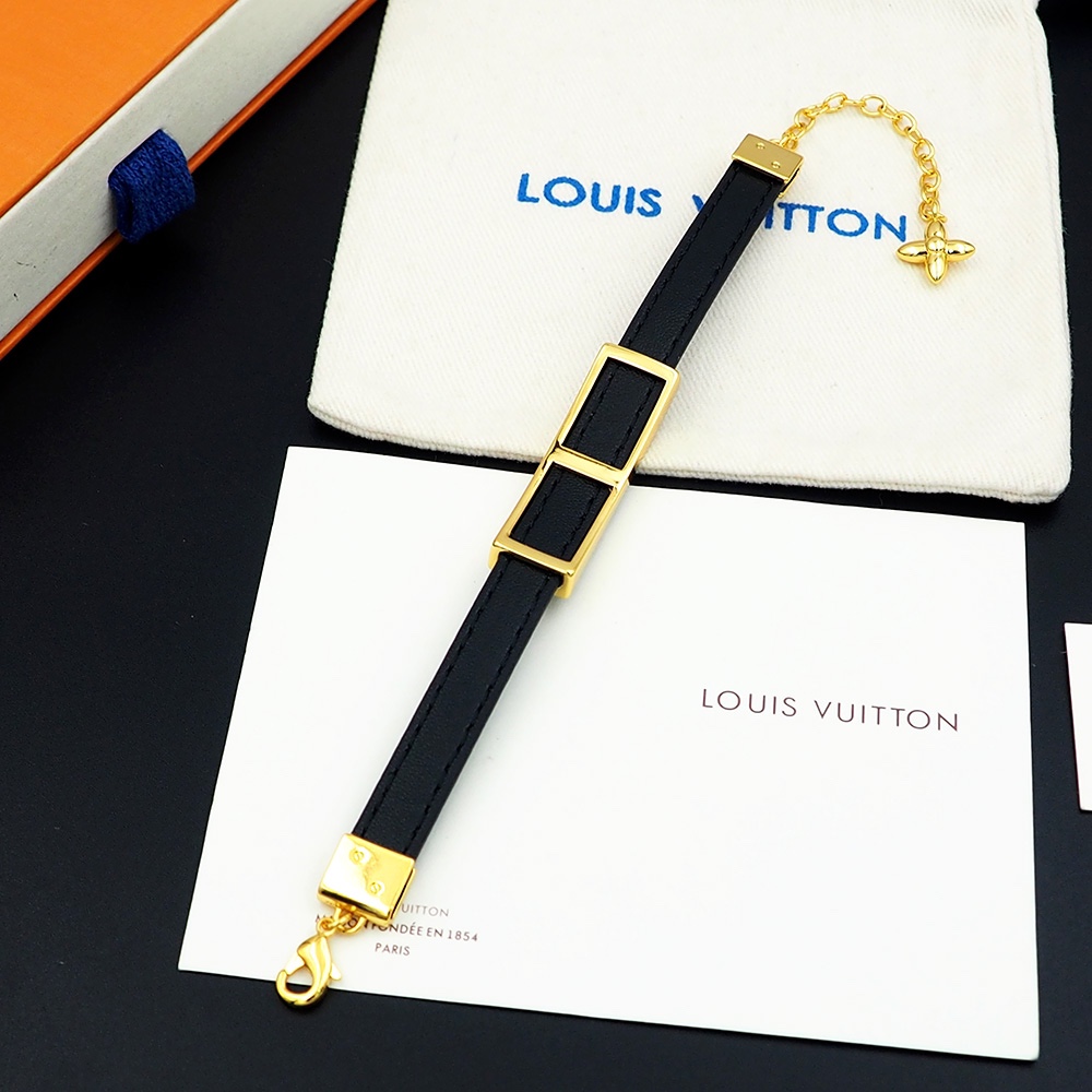 Nanogram Enamel Leather Bracelet: Classic Design with Monogram Flowers for Comfort - 图片 9
