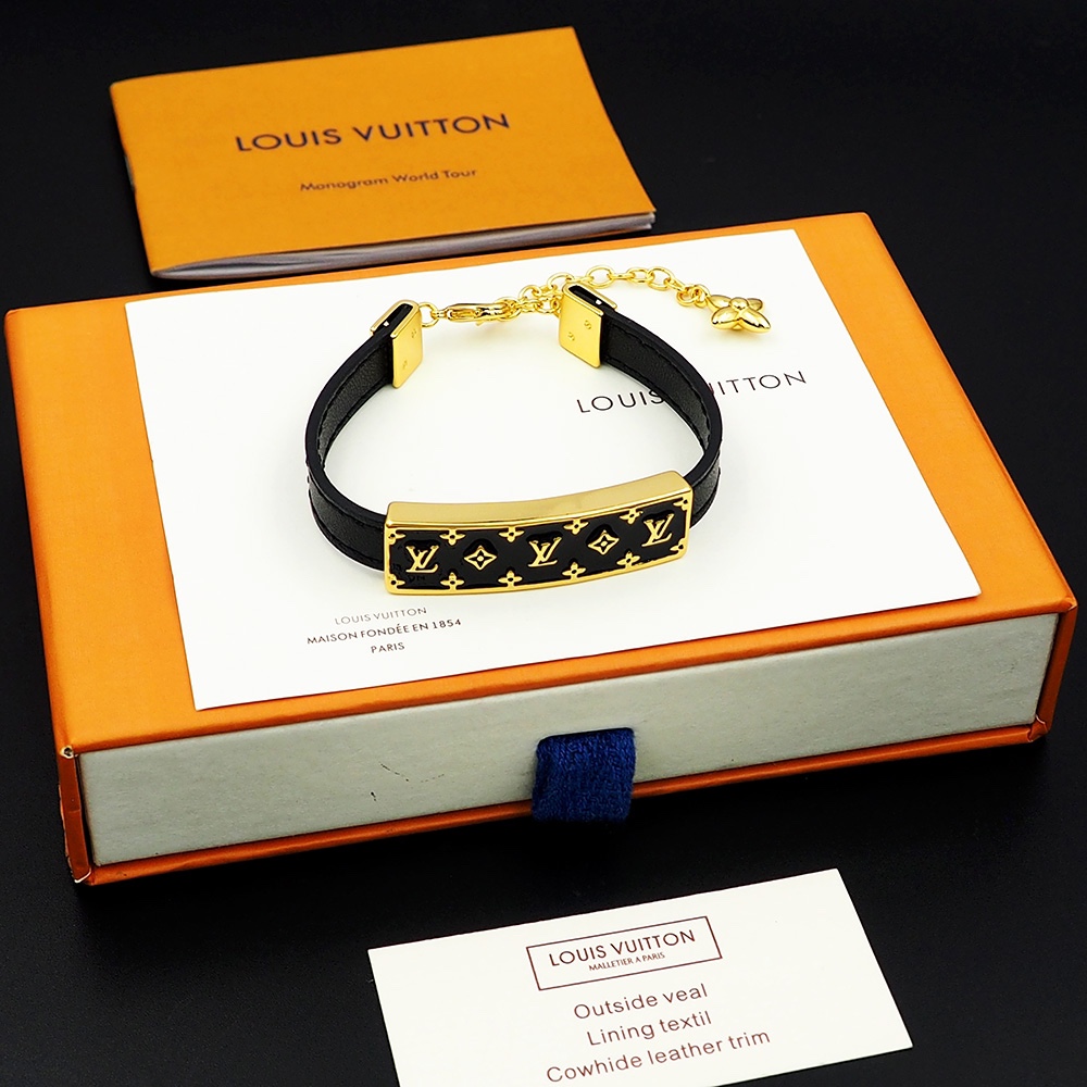 Nanogram Enamel Leather Bracelet: Classic Design with Monogram Flowers for Comfort - 图片 4