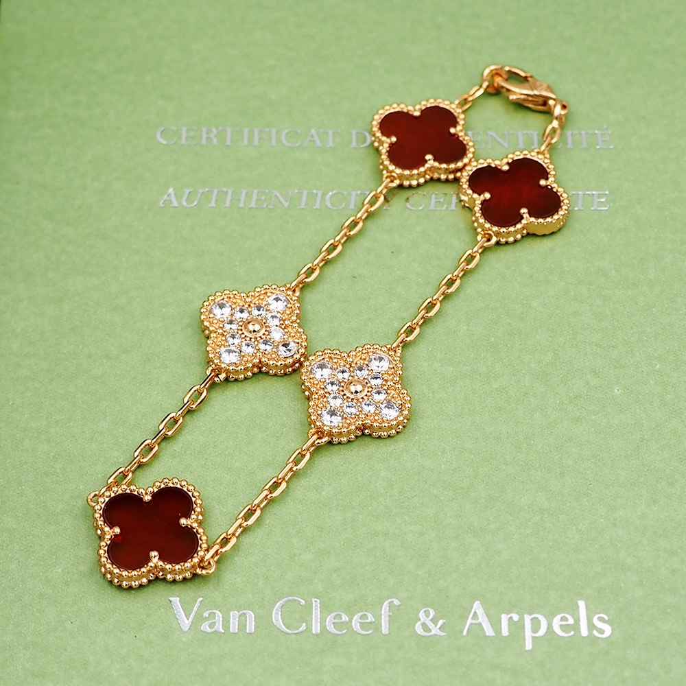Van Cleef Arpels Vintage Alhambra bracelet Yellow gold carnelian red clear diamond 18cm