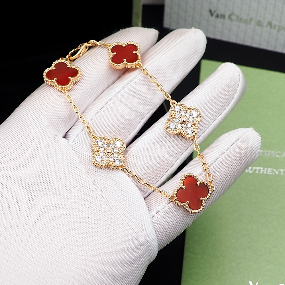 Van Cleef Arpels Vintage Alhambra bracelet Yellow gold carnelian red clear diamond 18cm