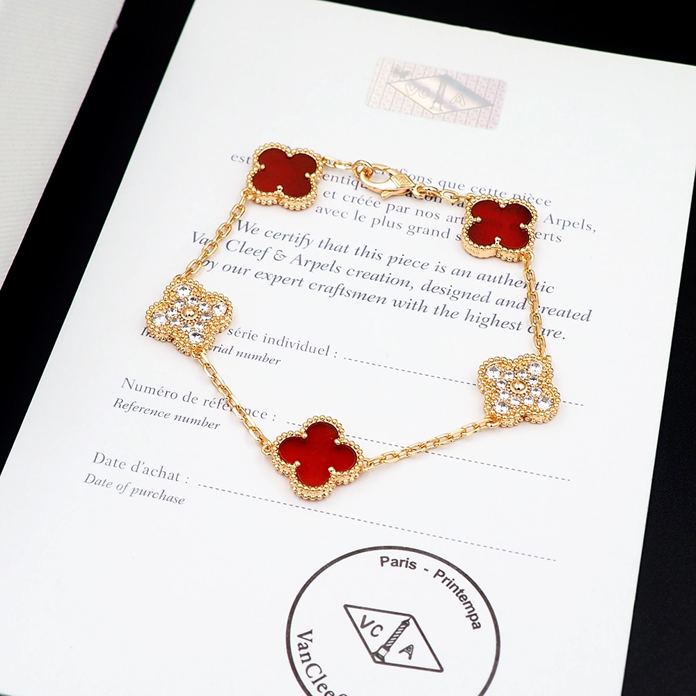 Van Cleef Arpels Vintage Alhambra bracelet Yellow gold carnelian red clear diamond 18cm