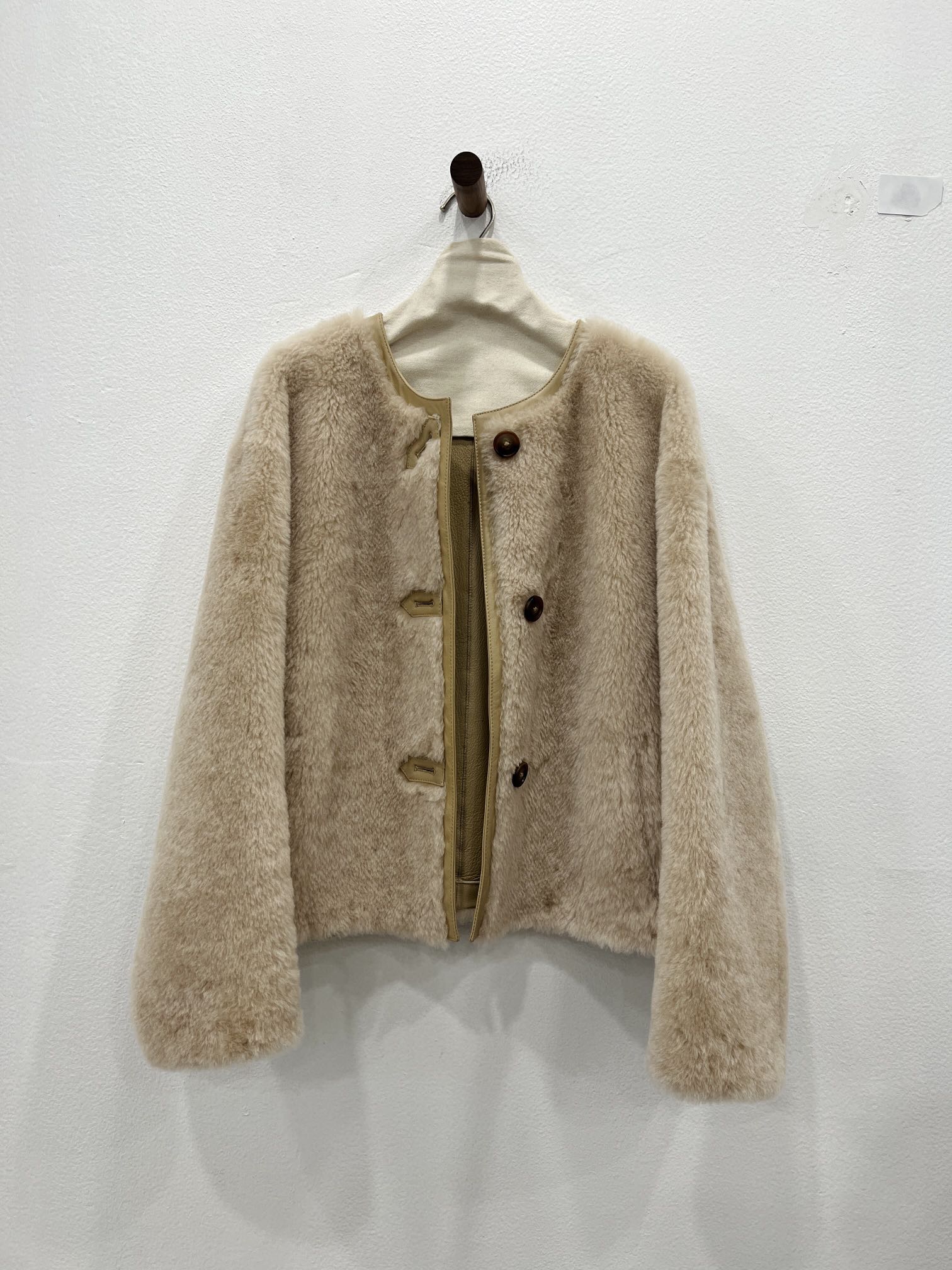 Max Mara Single-Rate Female Suit with New Coat: Melinou Wool, Leather, Velvet Details - 图片 4