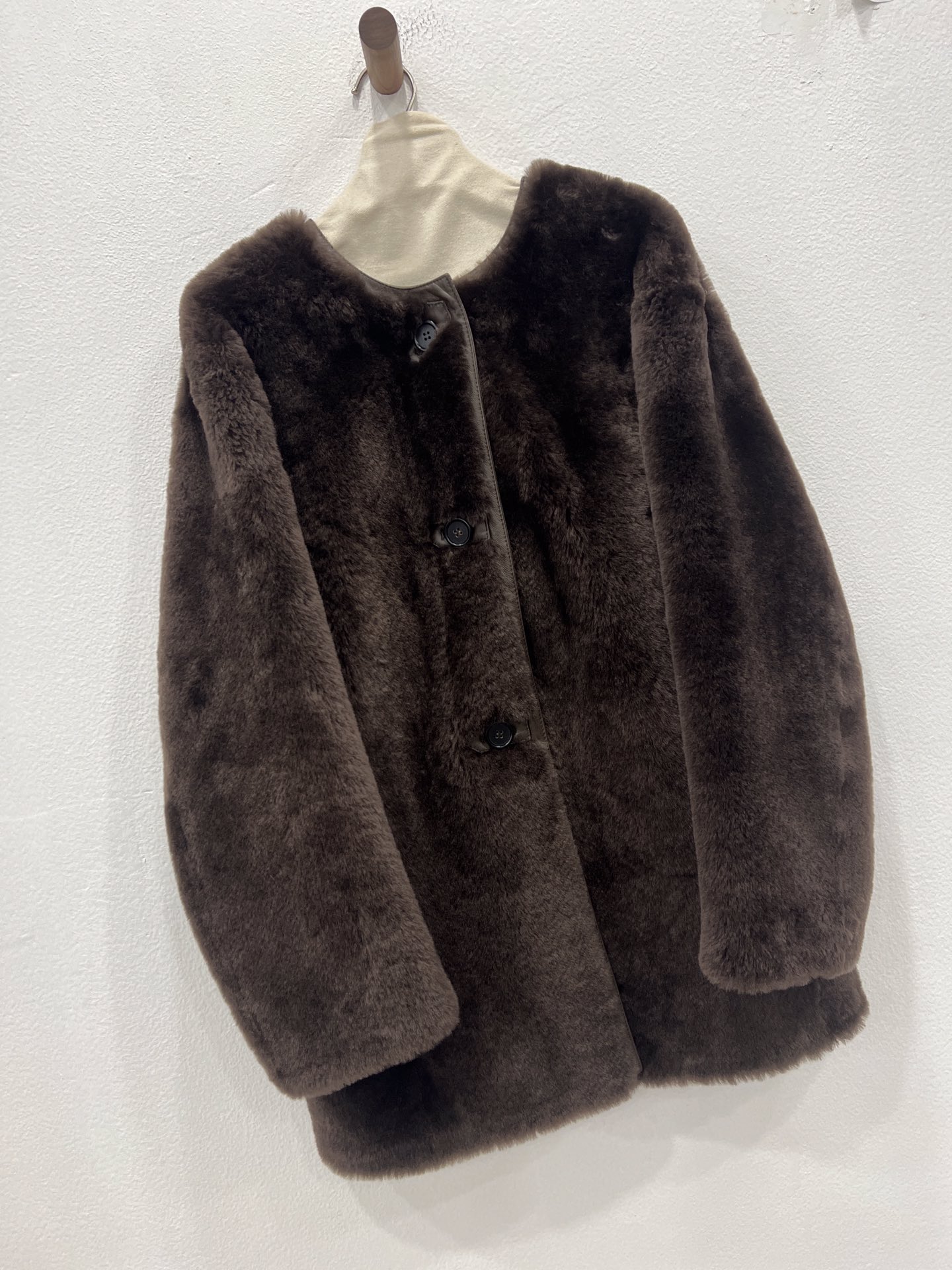 Max Mara Single-Rate Female Suit with New Tweezer: Melinou Wool and Weather-Resistant Leather - 图片 3