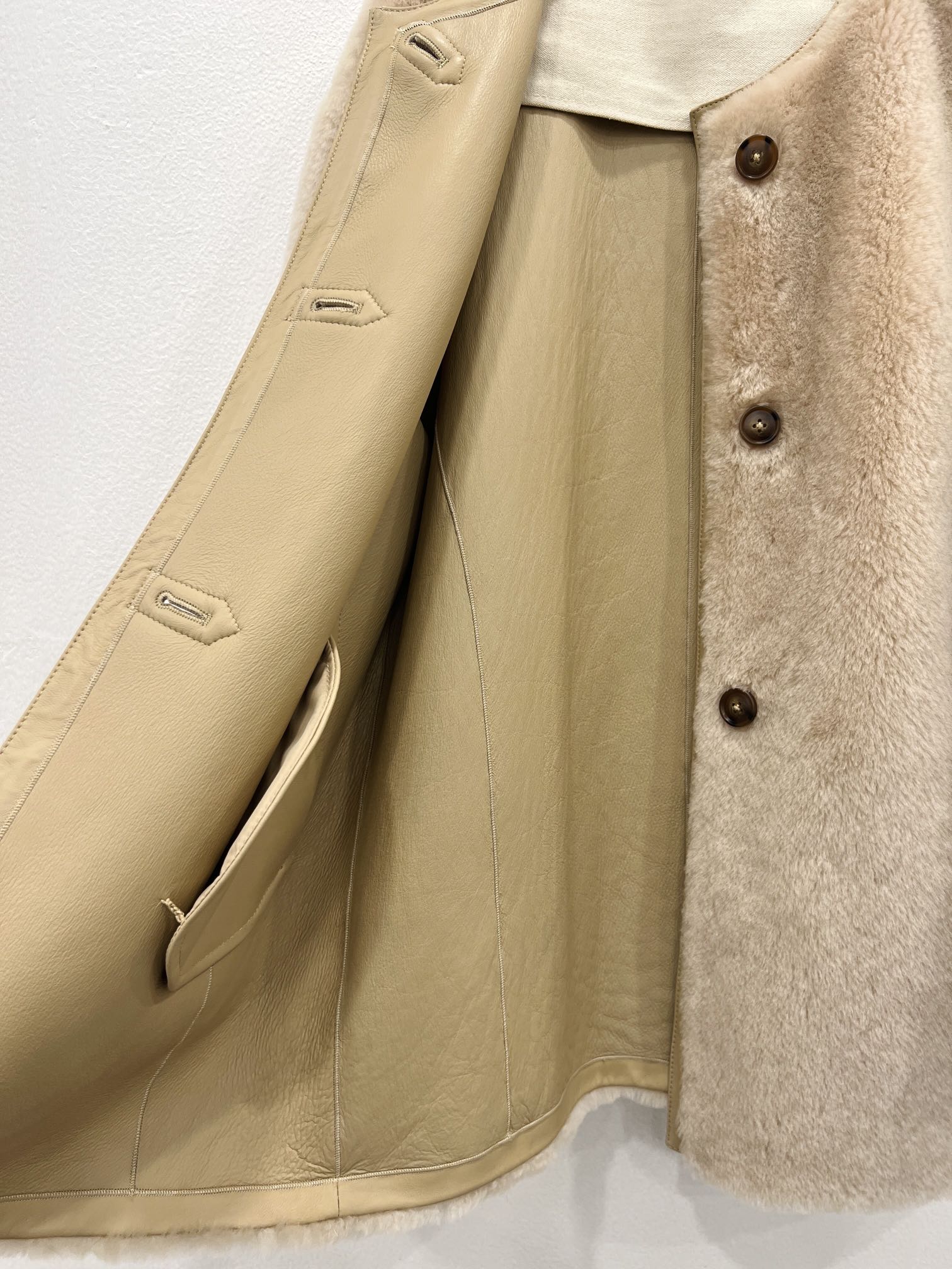Max Mara Single-Rate Female Suit with New Tweezer: Melinou Wool, Leather, Weather-Resistant - 图片 5