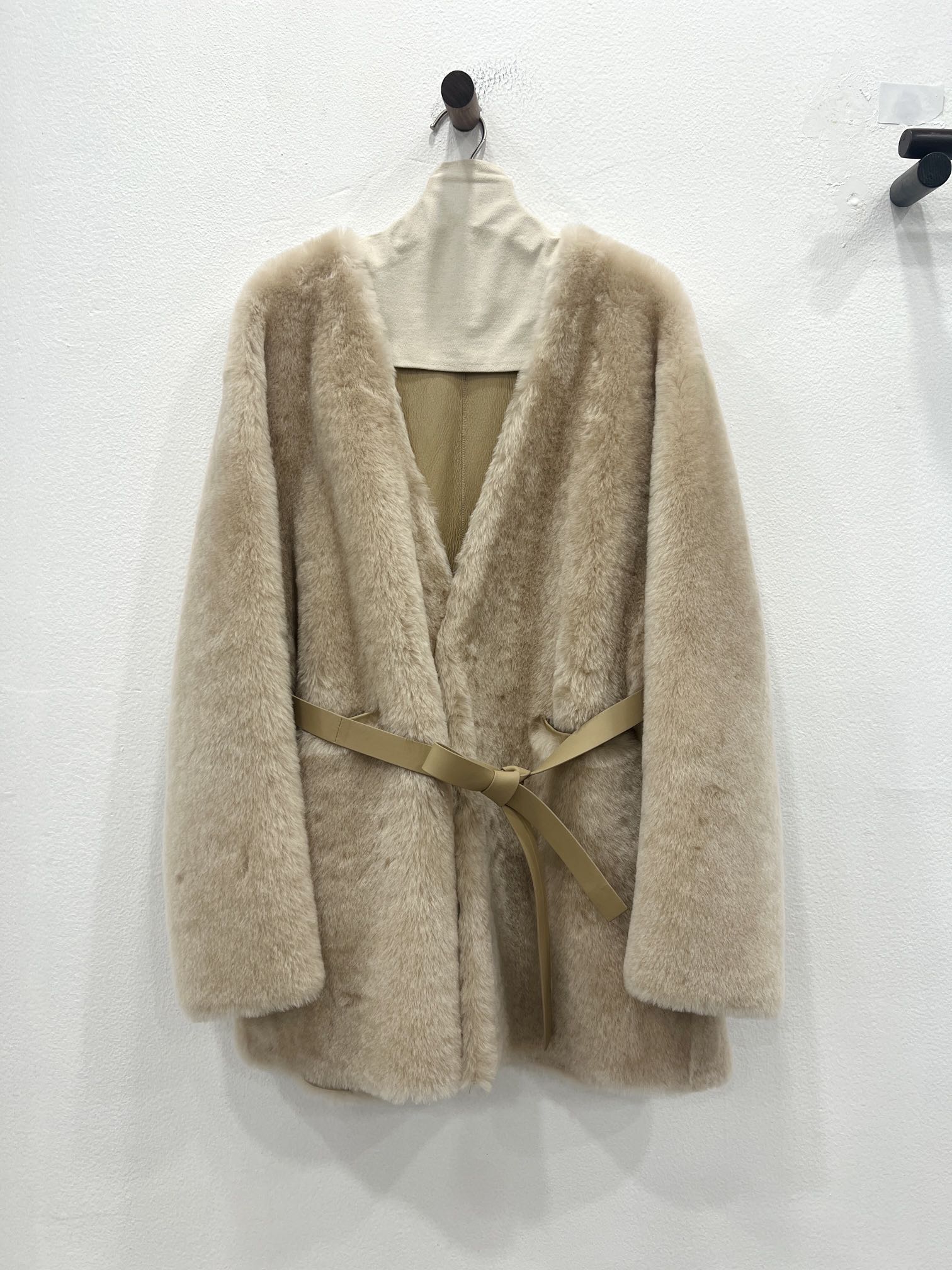 “Autumn New Zone: Melinau Wool from South Africa for Lightweight Warmth”