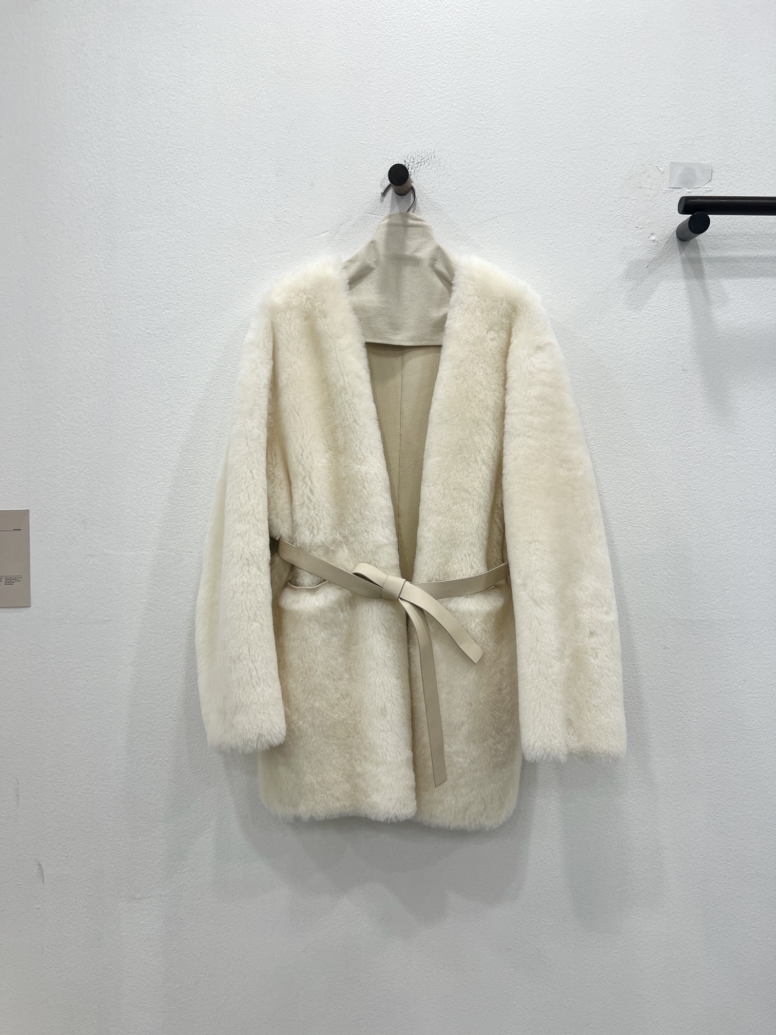 “Melinau Wool: Soft, Thin, and Warm for Autumn Fashion Import from South Africa” - 图片 1