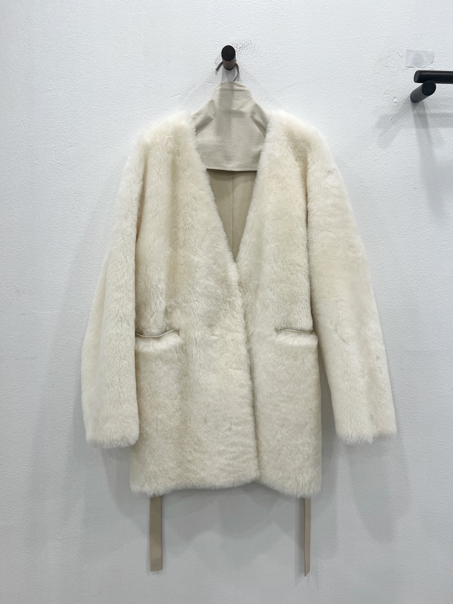 “Melinau Wool: Soft, Thin, and Warm for Autumn Fashion Import from South Africa” - 图片 5