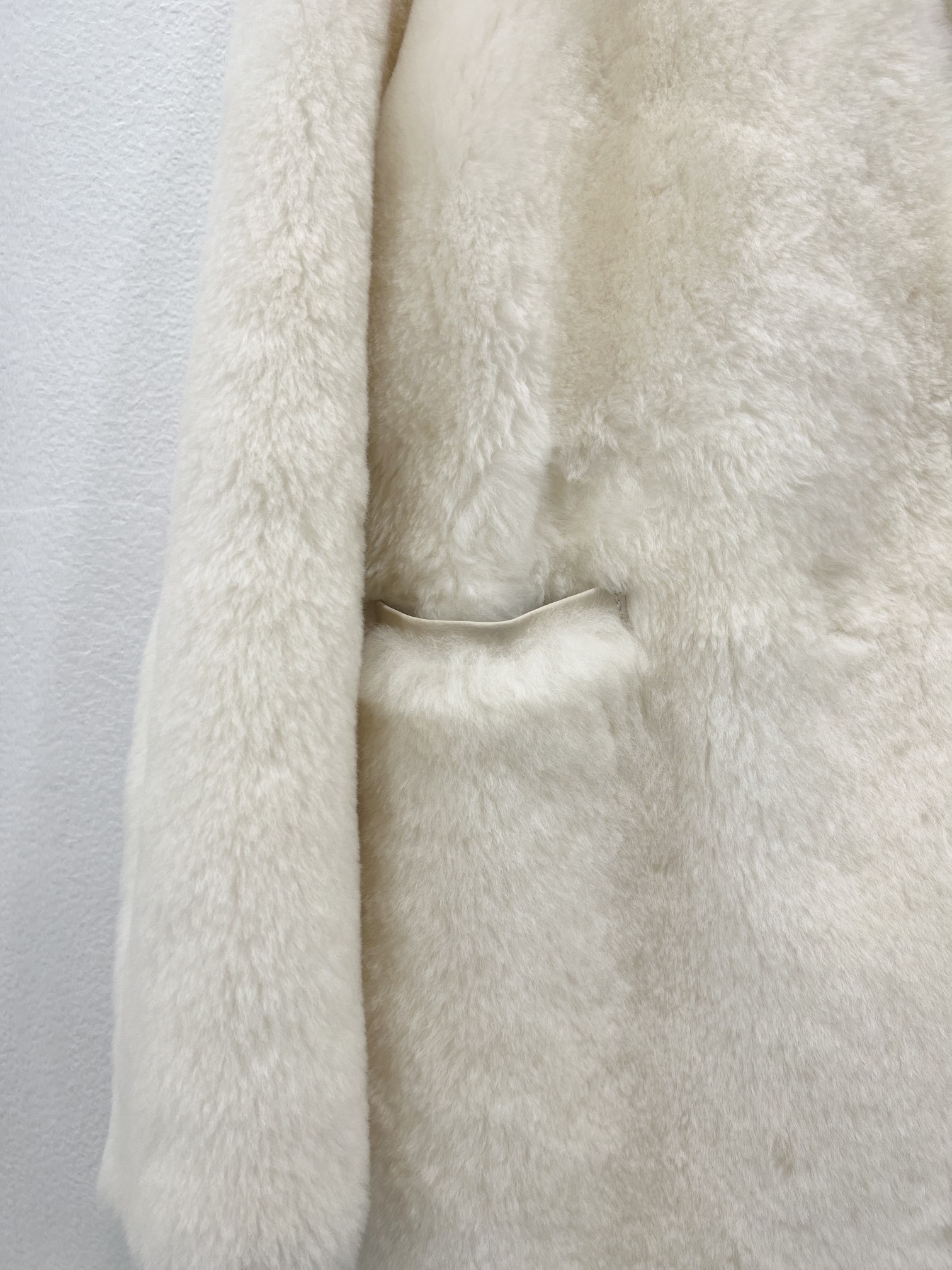 “Melinau Wool: Soft, Thin, and Warm for Autumn Fashion Import from South Africa” - 图片 4