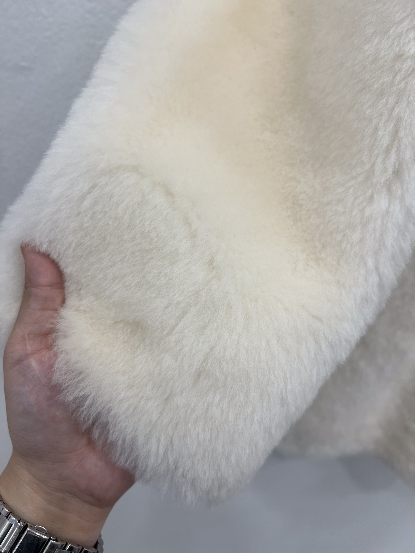 “Melinau Wool: Soft, Thin, and Warm for Autumn Fashion Import from South Africa” - 图片 3