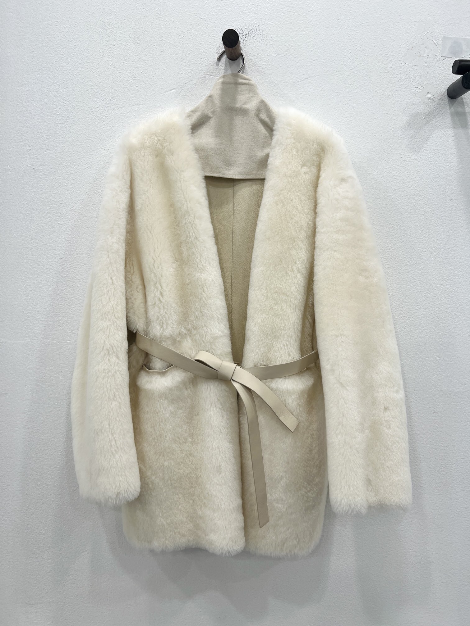 “Melinau Wool: Soft, Thin, and Warm for Autumn Fashion Import from South Africa” - 图片 2