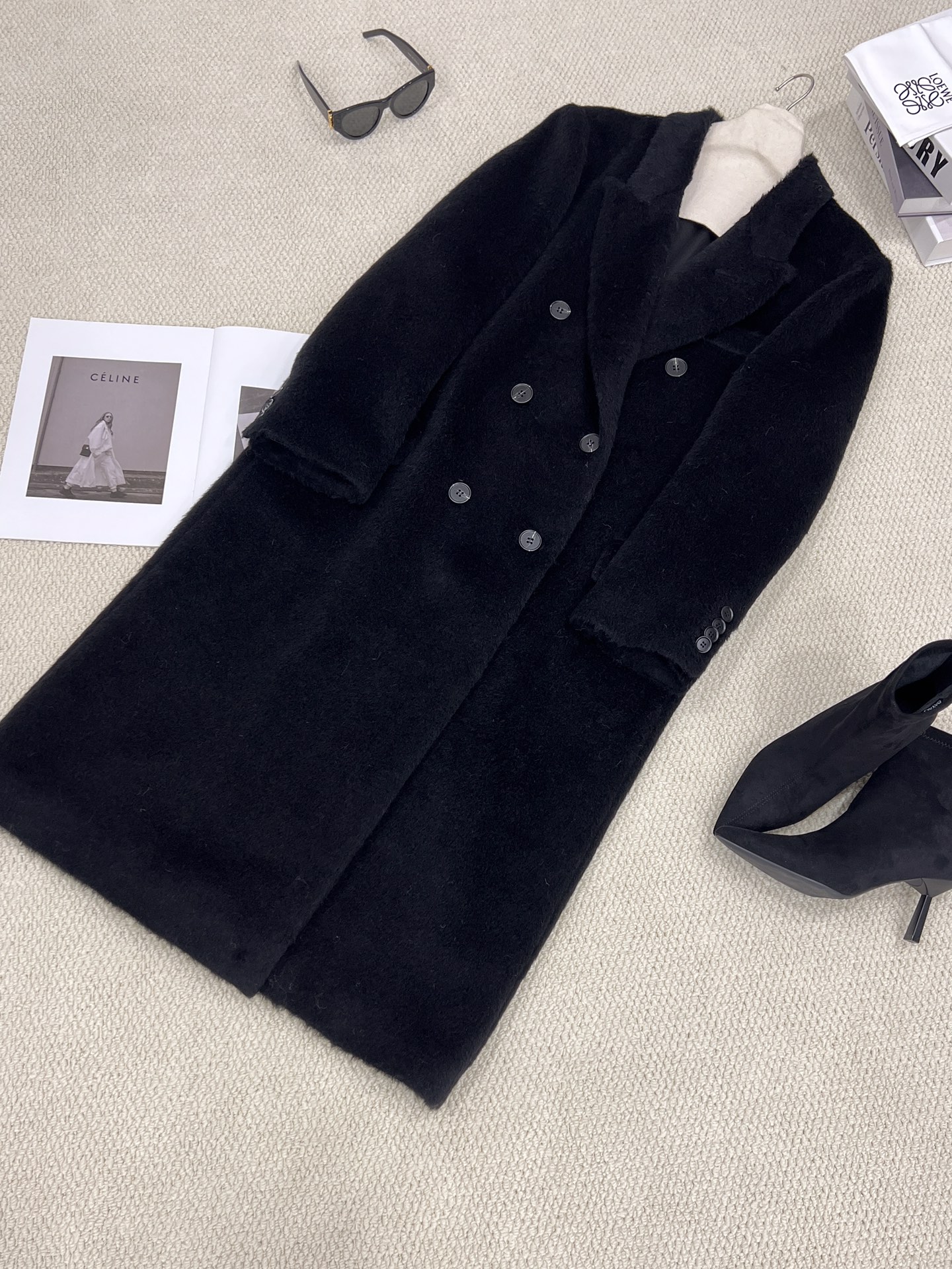 NO:636954,25 new autumn and winter haute couture ready-to-wear suit Suli long coat｜Advanced black details invite you to appreciate it. Select the world's top brands,,,,, etc., which often use alpaca-containing fabrics. The unique fabric has a unique feel, has a plush feel, is light and warm, has good breathability, women's clothing, business suit, alexander wang1986090925秋冬新款高定成衣 西装苏力长款大衣｜高级黑细节邀您鉴赏 选用世界顶级品牌、、、、等都会经常用到含羊驼毛的面料. 独特的面料所出来的独一份的手感 自带绒毛感 又轻又保暖 透气性佳,女装,business suit,alexander wang,Women's clothing