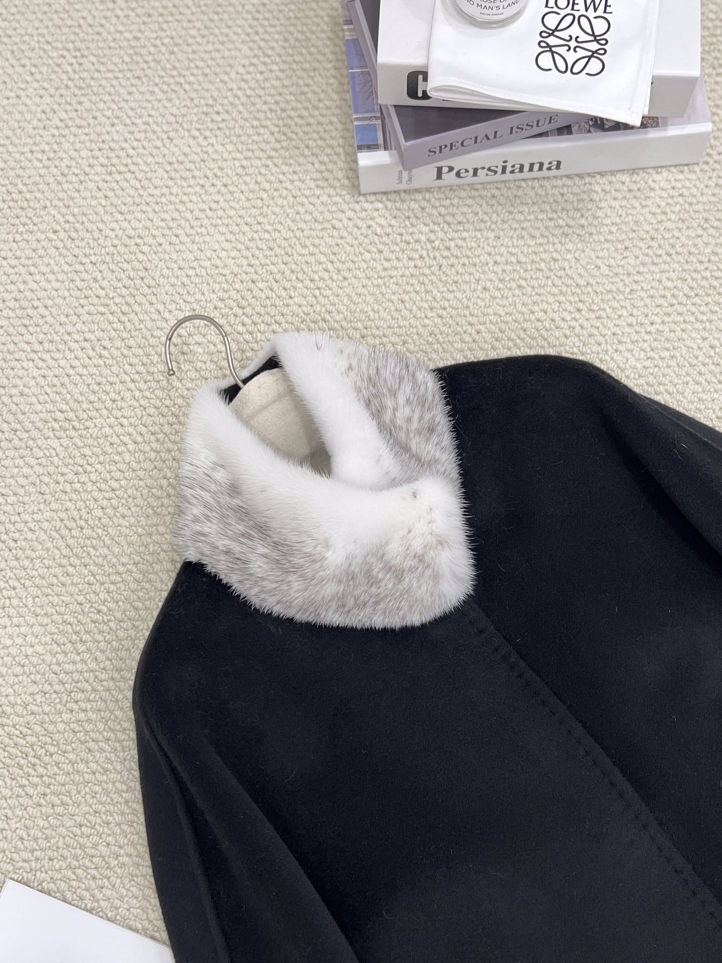 Elegant Women's Wool-Cashmere Blend Coat with Detachable Mink Fur Collar 5 i1757489756 3988 3