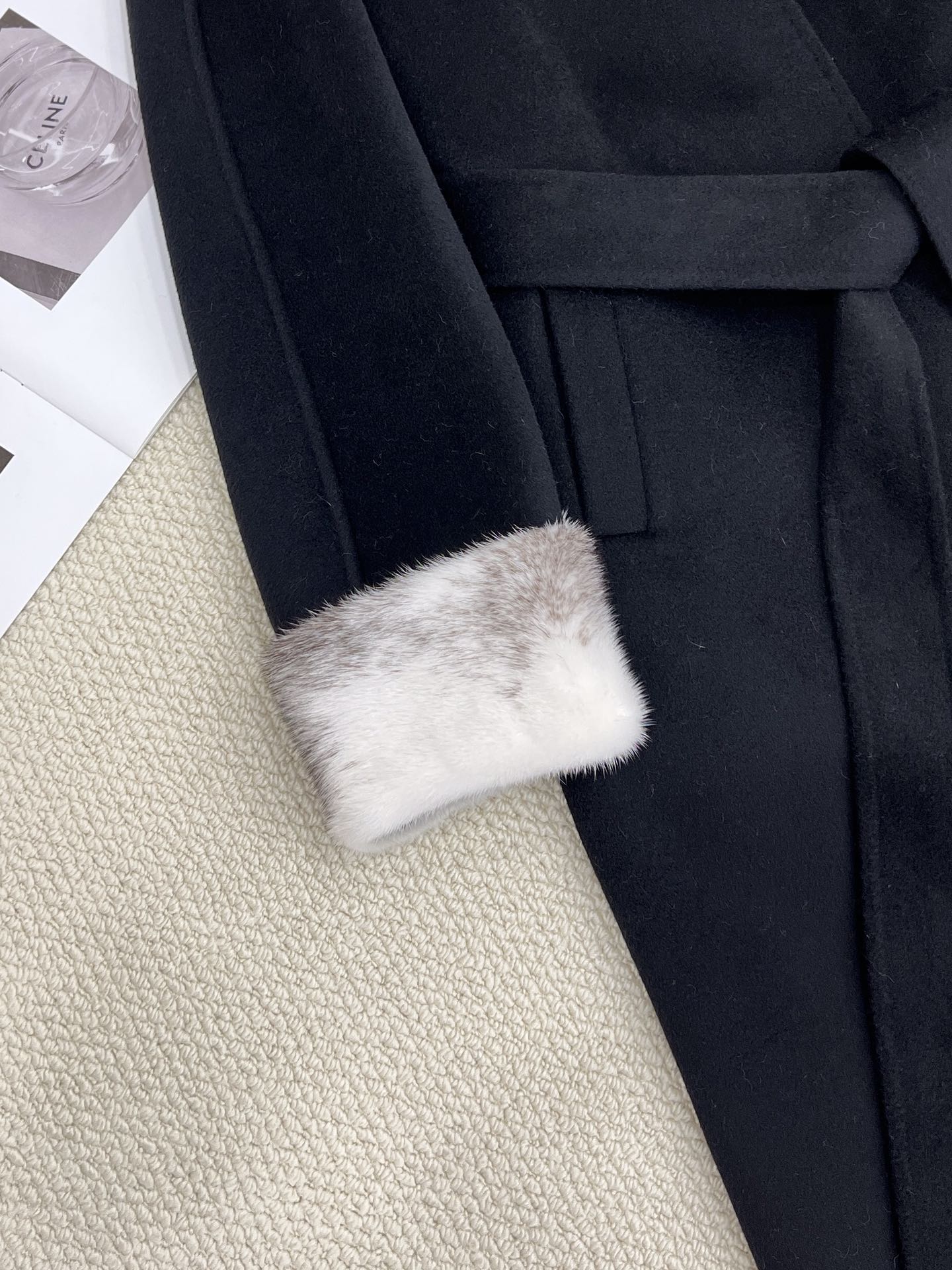 Elegant Women's Wool-Cashmere Blend Coat with Detachable Mink Fur Collar 4 i1757489756 6054 2